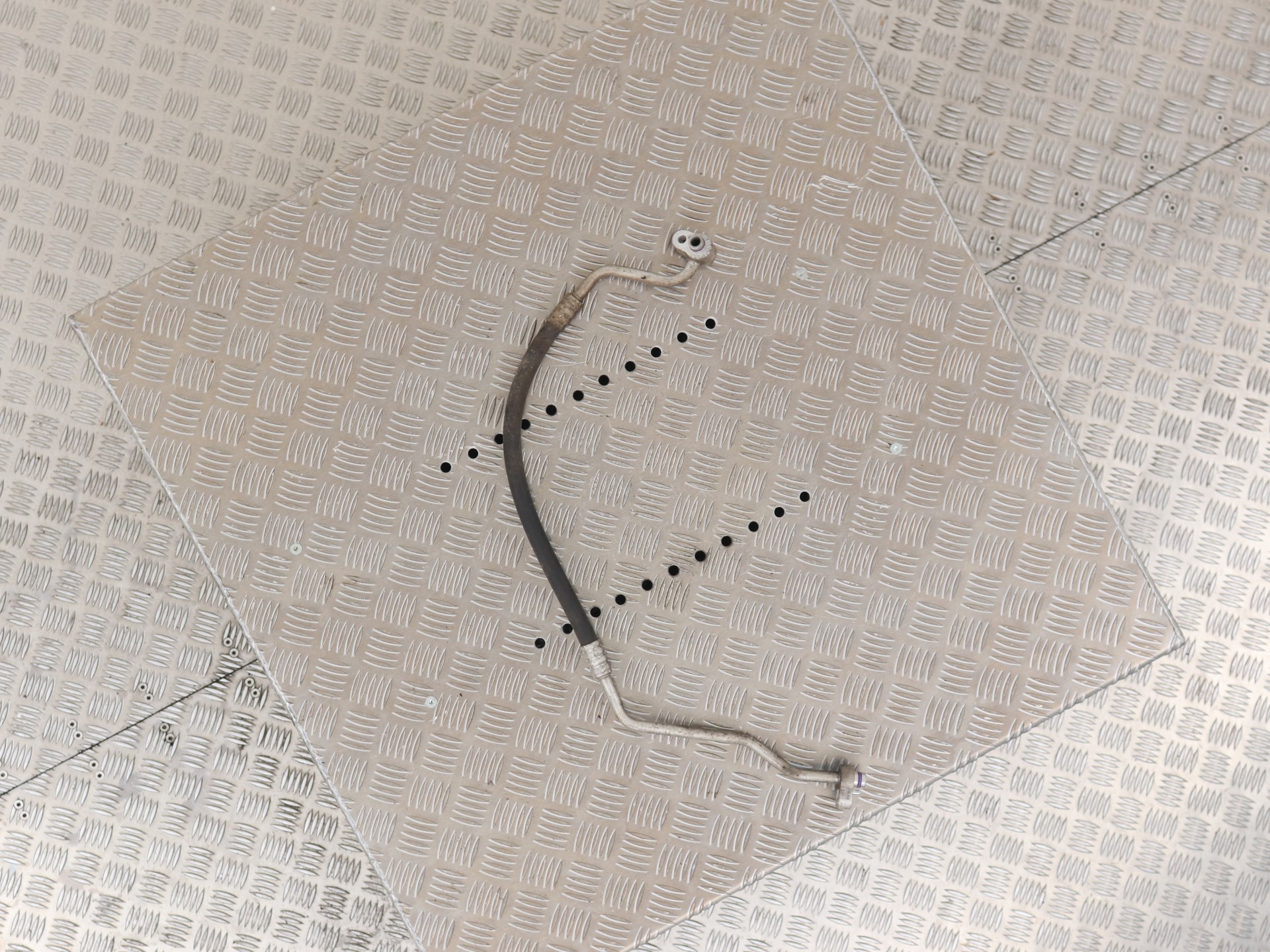 Air conditioning line Volkswagen Up! 1.0 12V 60 1S0820721C