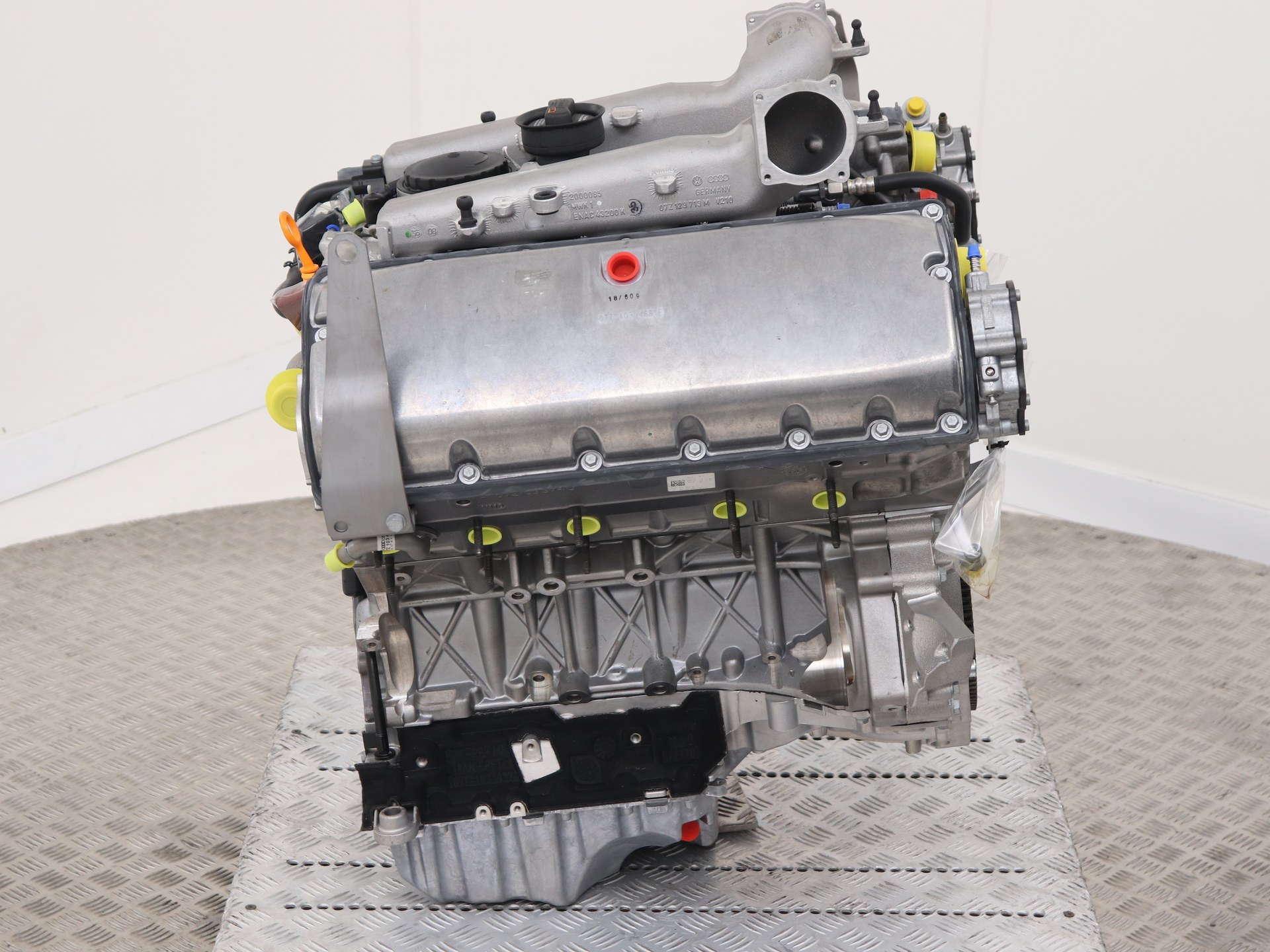 Vw R50 Engine Engine Volkswagen Touareg 5.0 TDI V10 R50 - 07Z100031K CBW