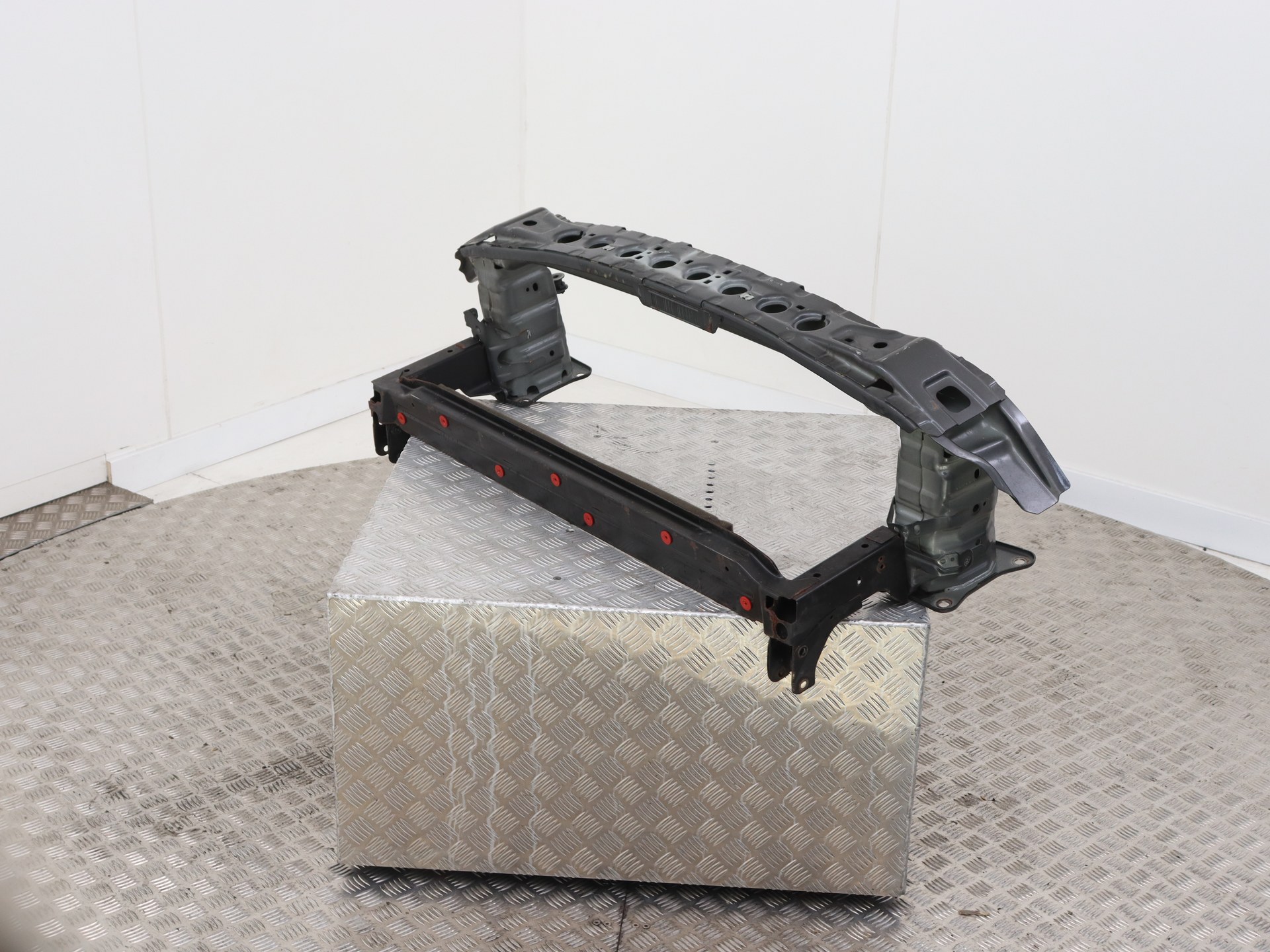 Front bumper frame Ford Kuga II 1.5 EcoBoost 16V 150 - 1857412 FOMOCO