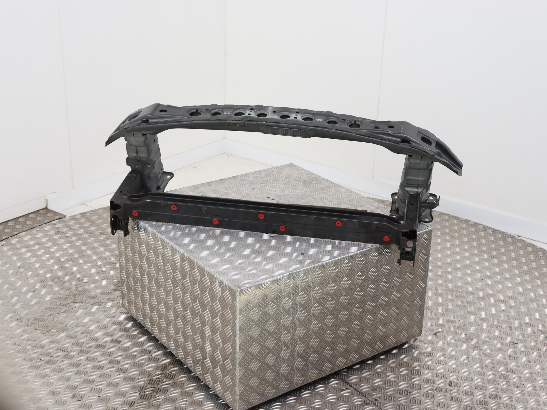 Front bumper frame Ford Kuga II 1.5 EcoBoost 16V 150 - 1857412 FOMOCO