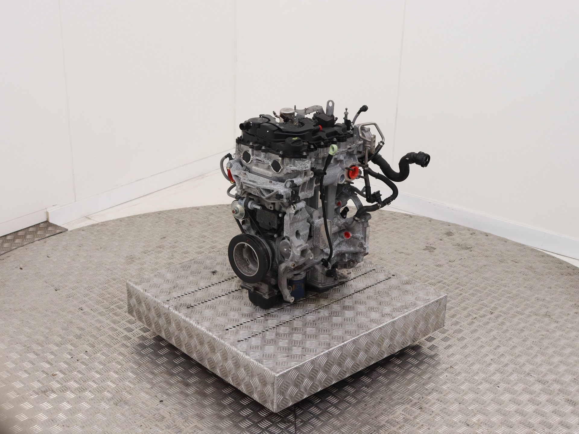 Engine Peugeot 208 II 1.2 Vti 12V PureTech 100 - 1654508280 HN05