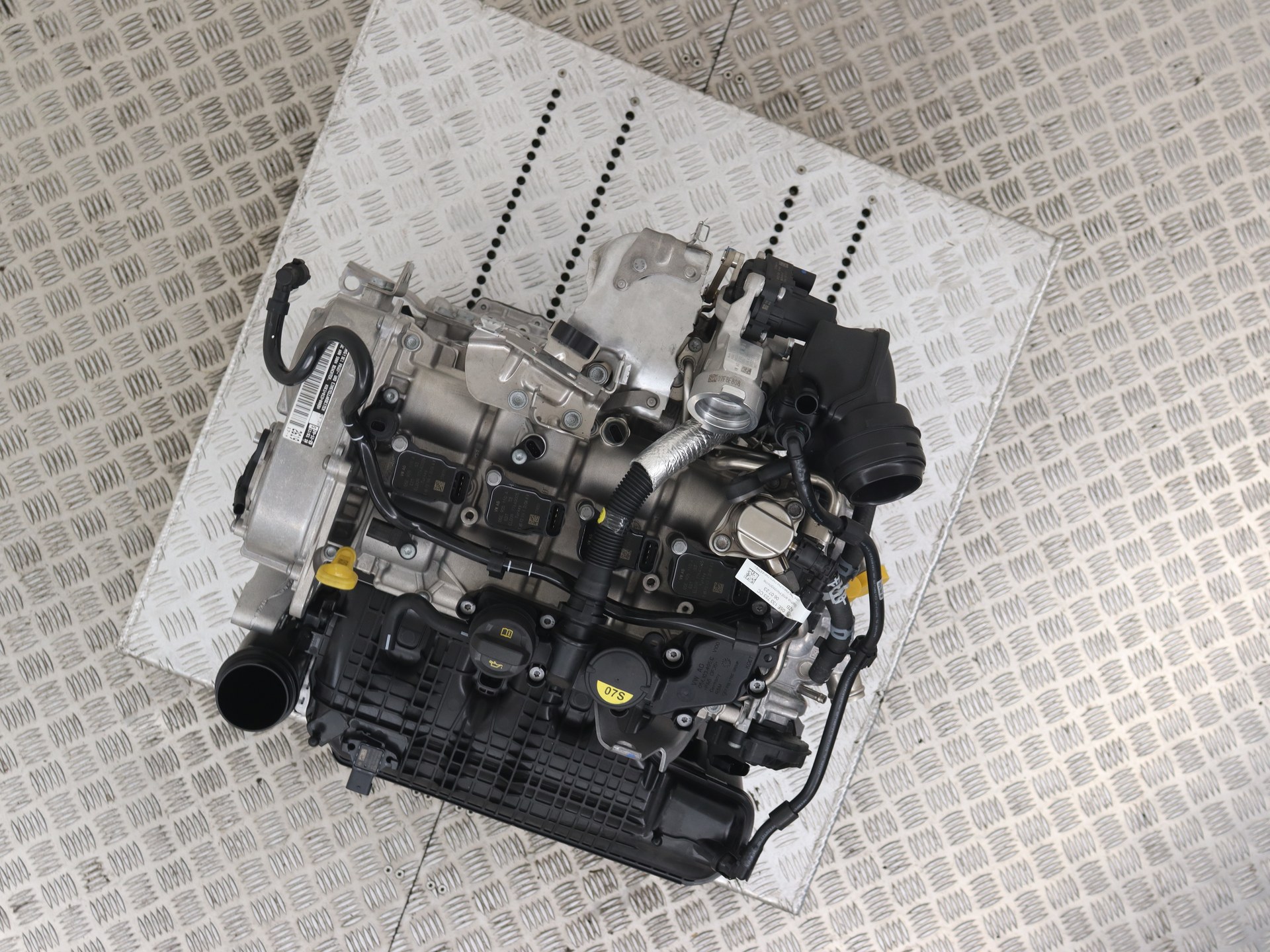 Engine Volkswagen Tiguan 1.5 TSI eHybrid 204 - 05E100010DL DUC