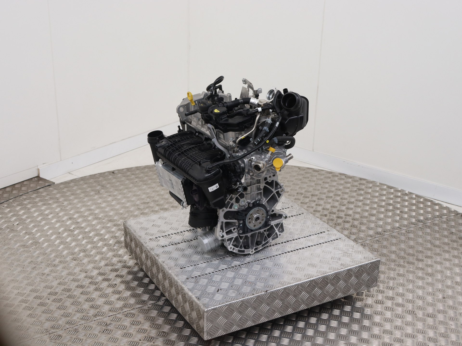 Engine Volkswagen Tiguan 1.5 TSI eHybrid 204 - 05E100010DL DUC