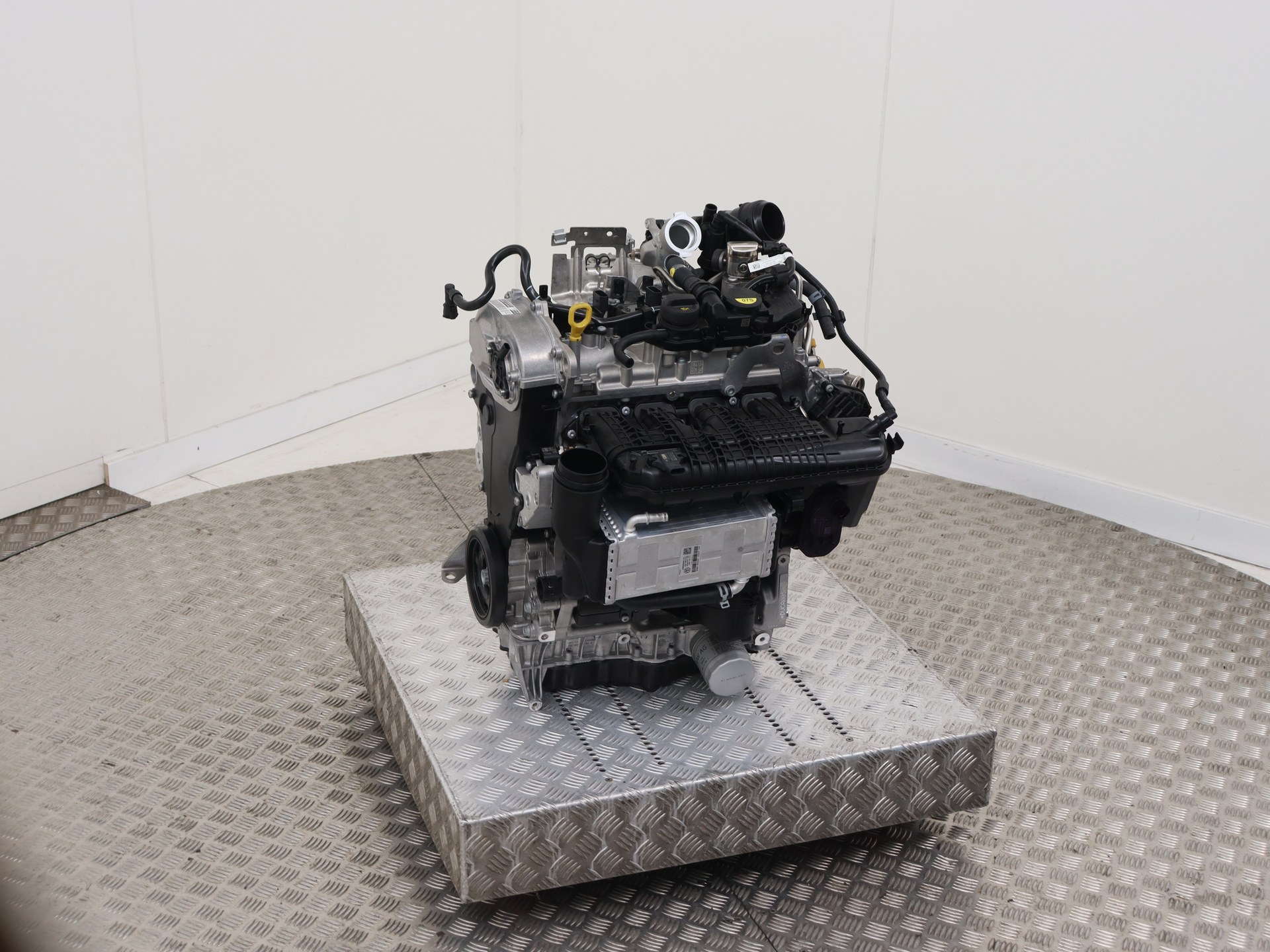 Engine Volkswagen Tiguan 1.5 TSI eHybrid 204 - 05E100010DL DUC