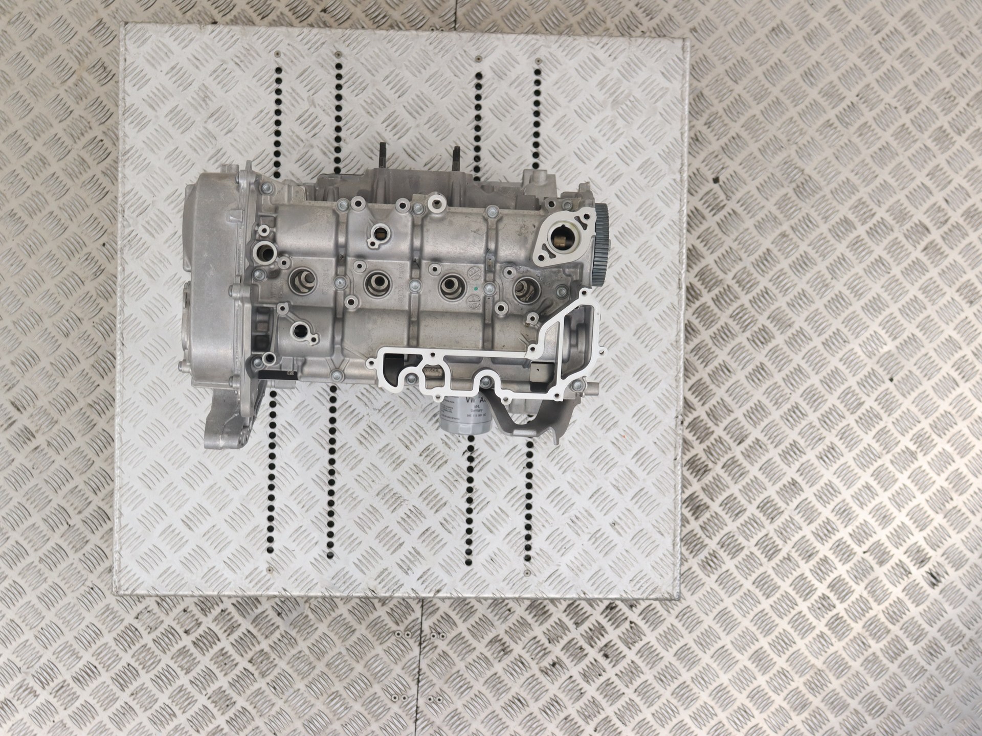 Engine Volkswagen Tiguan 1.5 TSI eHybrid 204 - 05E100010DL DUC