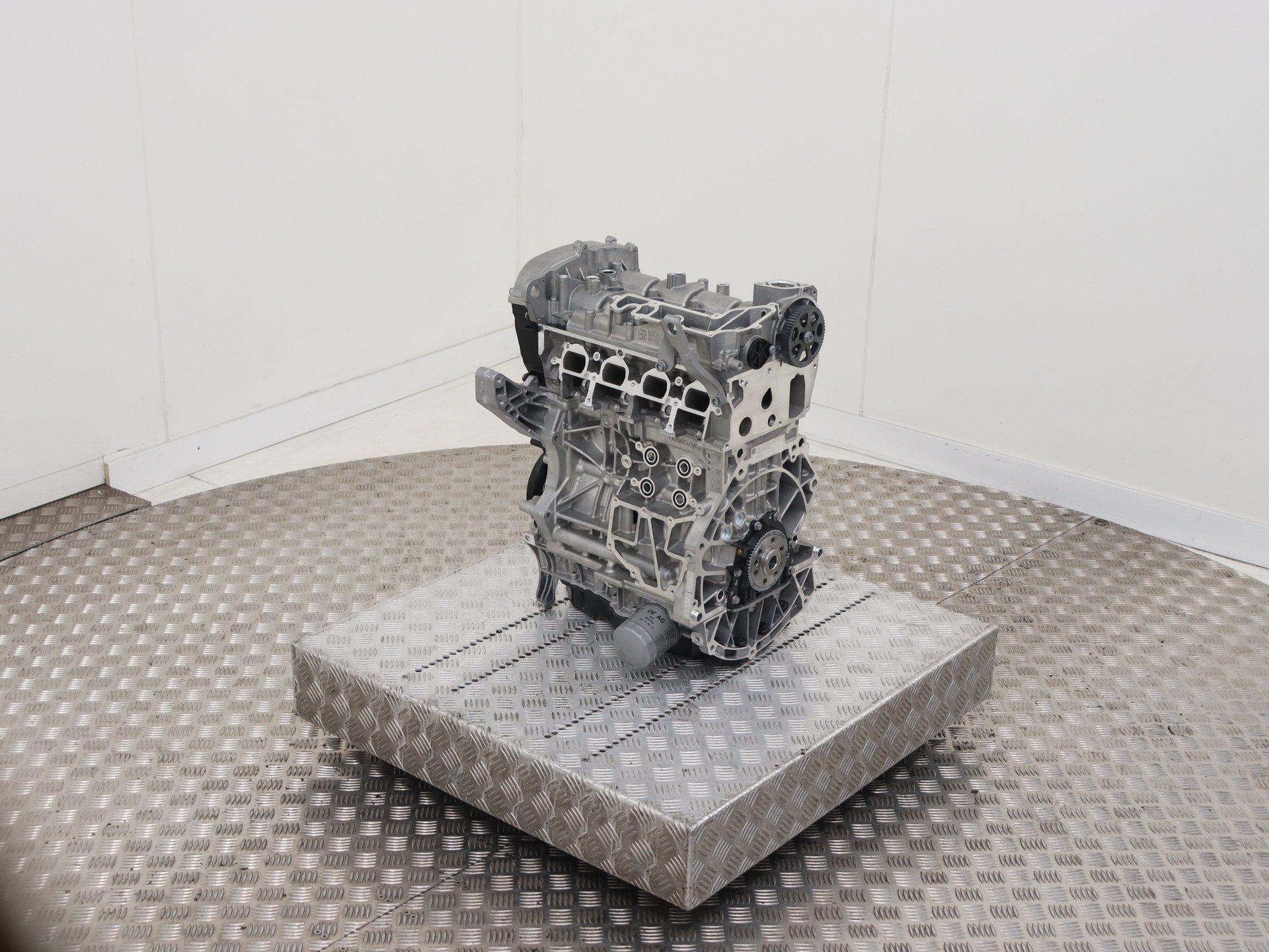 Engine Volkswagen Tiguan 1.5 TSI eHybrid 204 - 05E100010DL DUC