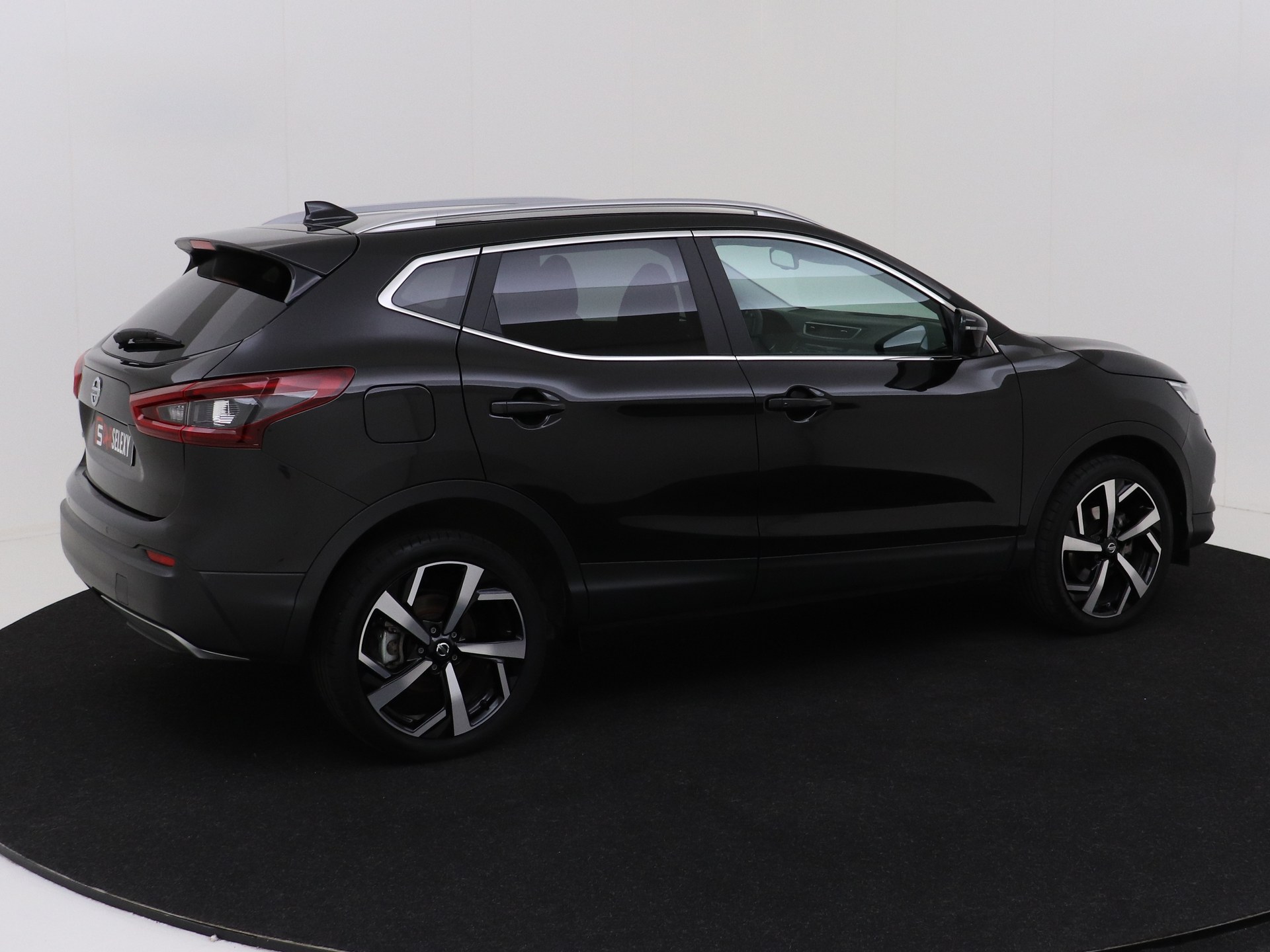 Nissan QASHQAI 1.3 DIG-T 160pk Premium Edition Automaat van CarSelexy dealer Abswoude Autopromenade in Noordwijk