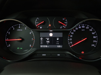 Opel Crossland 1.2 130pk Aut. Elegance / Camera / Climate control / Navi van Abswoude Autopromenade in Noordwijk