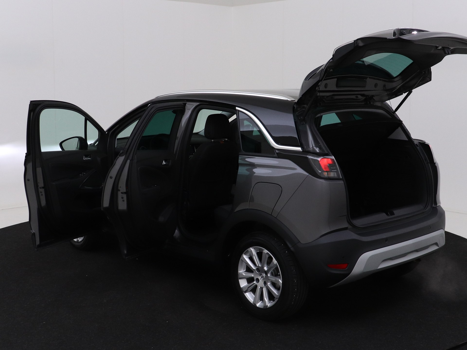 Opel Crossland 1.2 130pk Aut. Elegance / Camera / Climate control / Navi van CarSelexy dealer Abswoude Autopromenade in Noordwijk