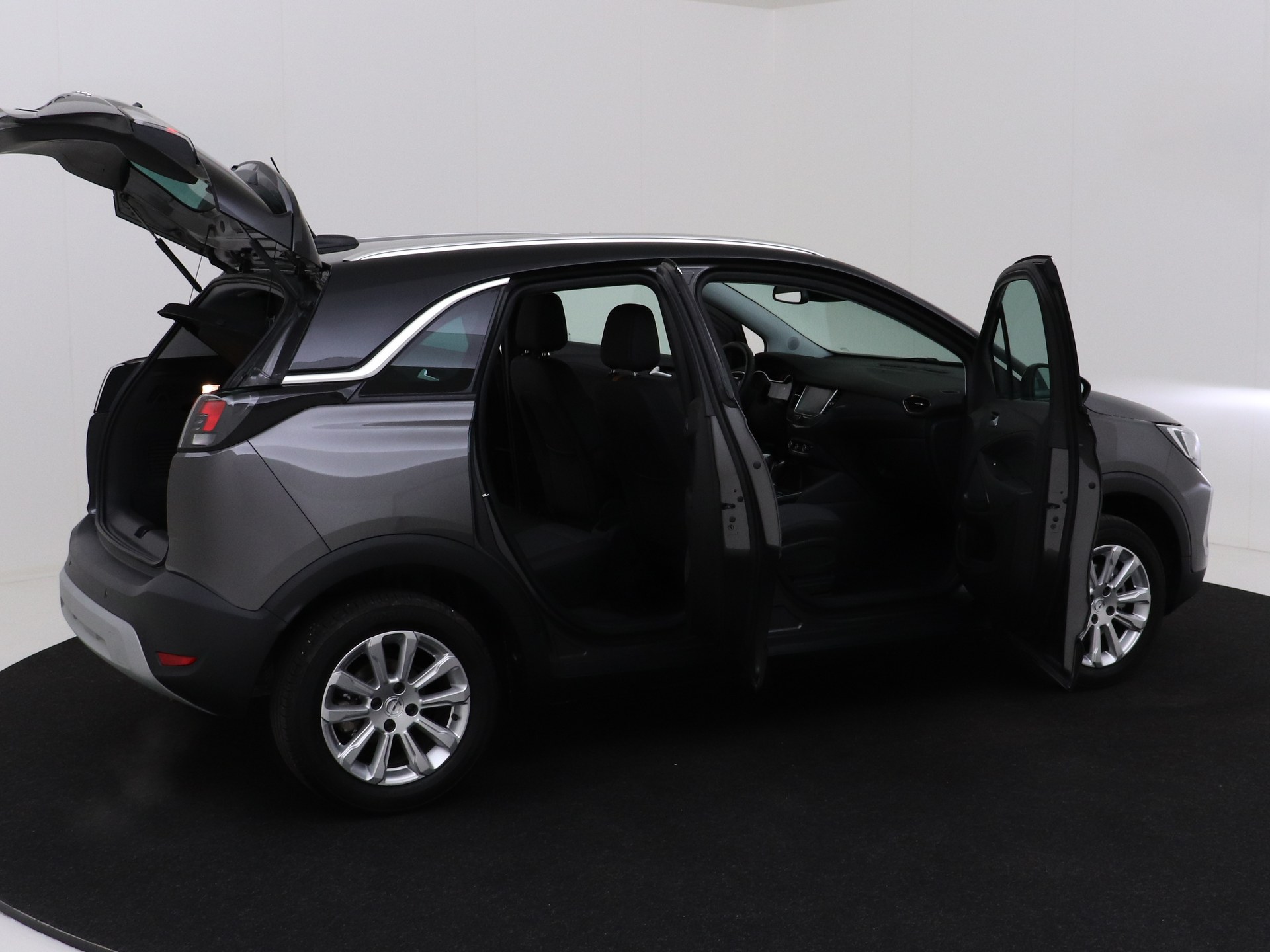 Opel Crossland 1.2 130pk Aut. Elegance / Camera / Climate control / Navi van CarSelexy dealer Abswoude Autopromenade in Noordwijk