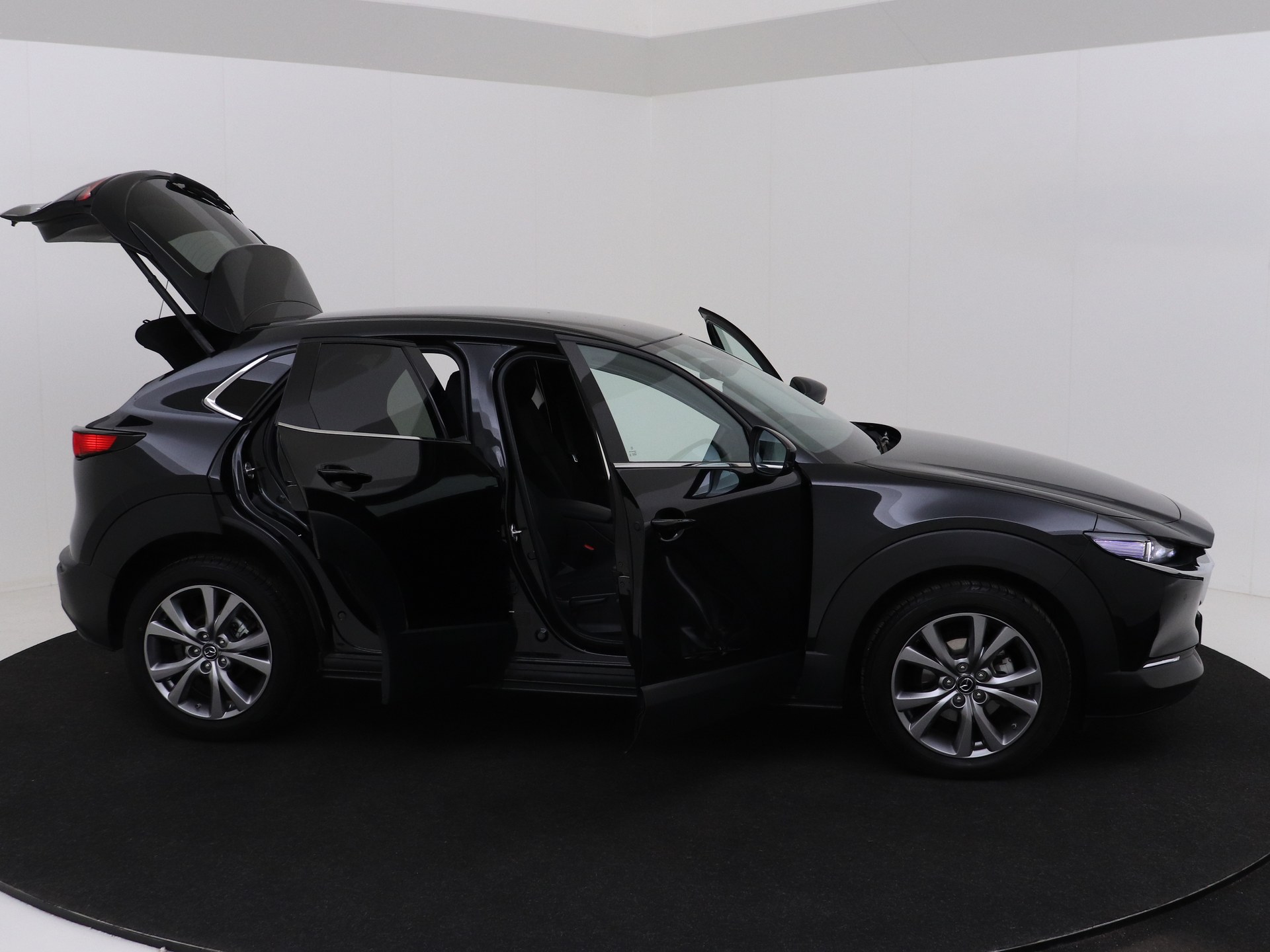 Mazda CX-30 2.0 e-SkyActiv-X Sportive van CarSelexy dealer Auto Van Gompel in Reusel 