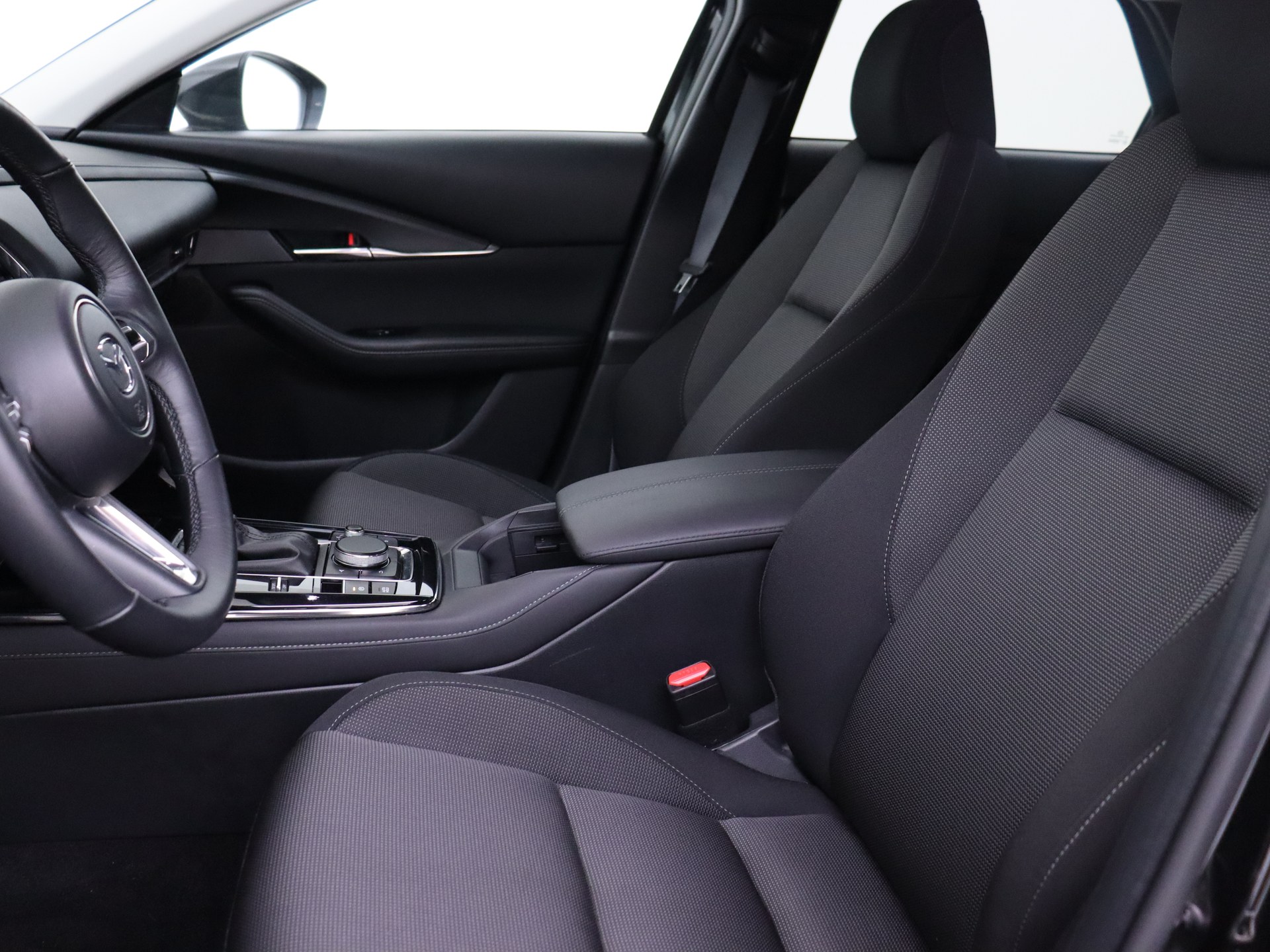 Mazda CX-30 2.0 e-SkyActiv-X Sportive van CarSelexy dealer Auto Van Gompel in Reusel 