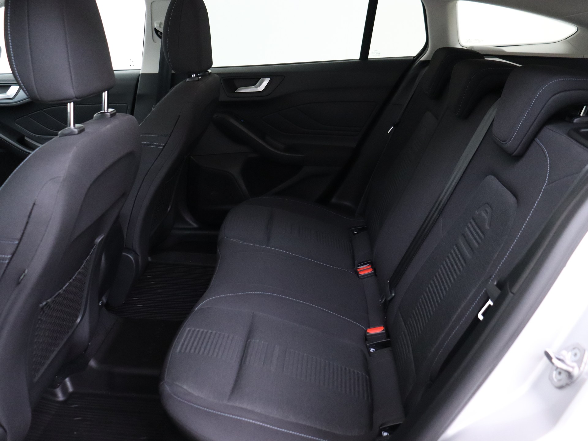 Ford Focus Wagon 1.0 EcoBoost 125pk Titanium Automaat *Navi* van CarSelexy dealer Autobedrijf Hartgerink  in Hengevelde