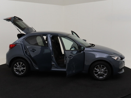 Mazda 2 1.5 SKYACTIV-G 90PK Automaat Luxury *NAVI* van Autobedrijf Hartgerink  in Hengevelde