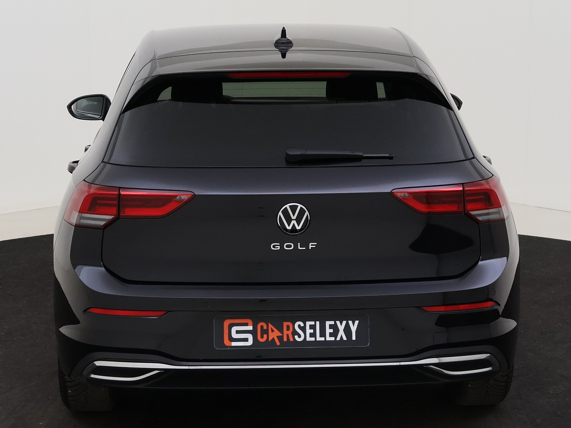 Volkswagen Golf 1.5 TSI 150pk Highline *ECC/Navi/PDC* van CarSelexy dealer Autobedrijf Hartgerink  in Hengevelde