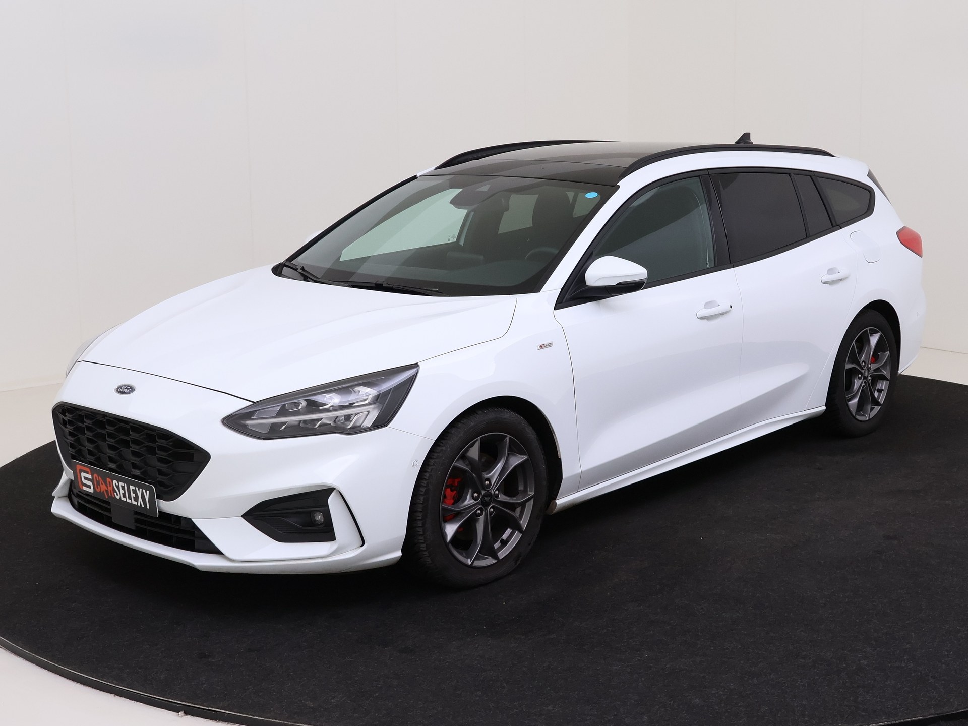 Ford FOCUS Wagon 1.0 EcoBoost (125 pk) ST-Line van CarSelexy dealer Liewes Roden B.V in Roden