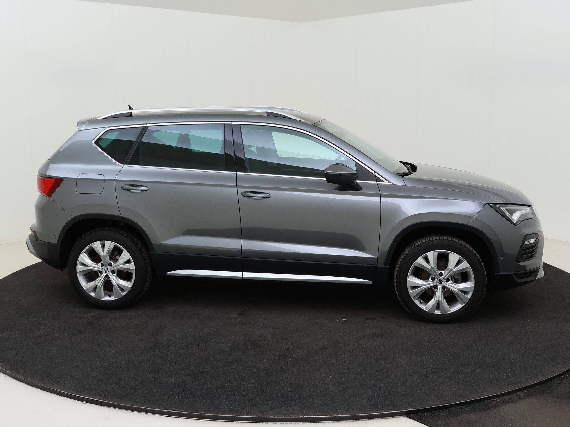 SEAT Ateca 1.5 TSI Xperience van CarSelexy dealer Steza Emmeloord in Emmeloord