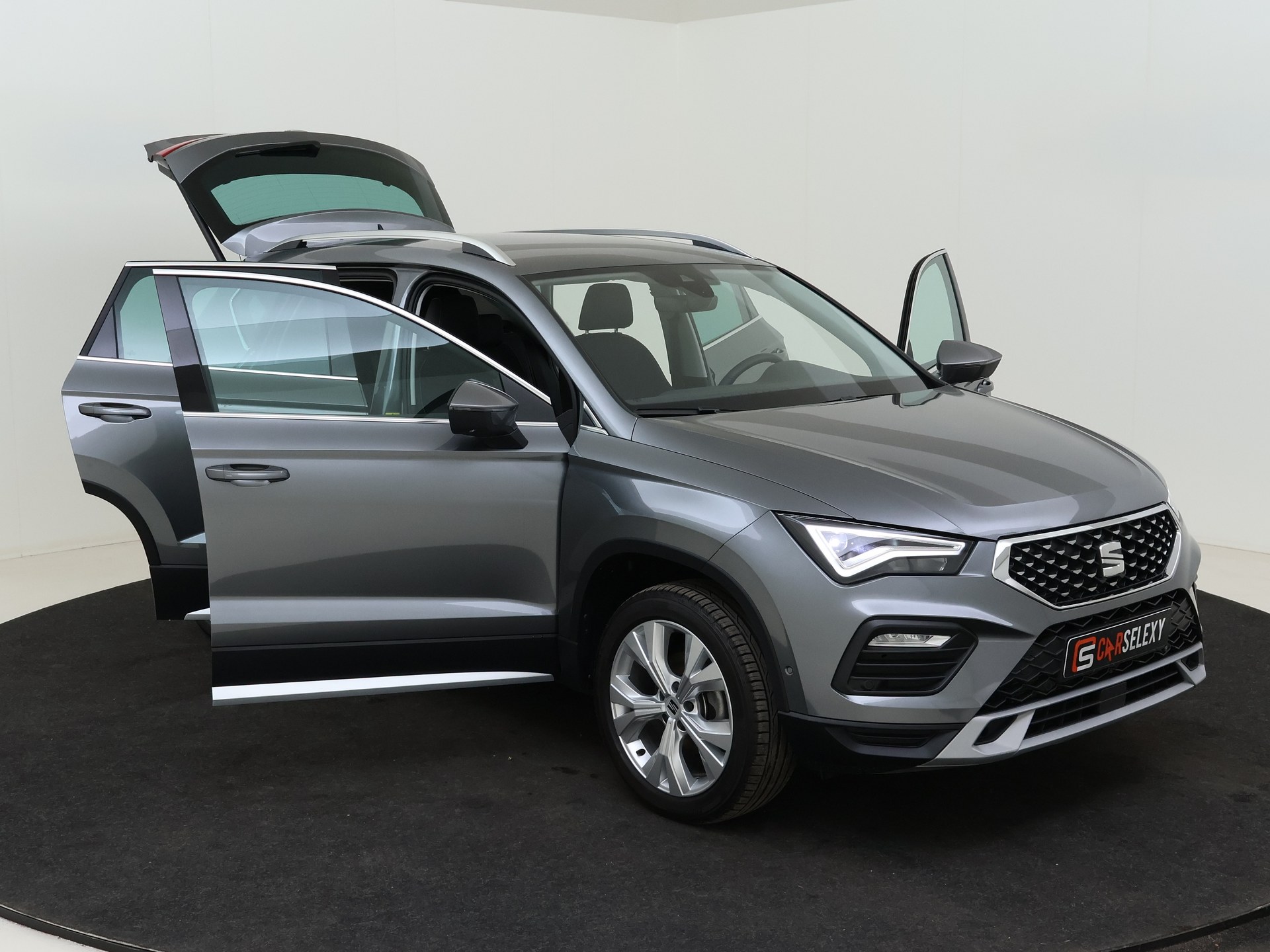 SEAT Ateca 1.5 TSI Xperience van CarSelexy dealer Steza Emmeloord in Emmeloord