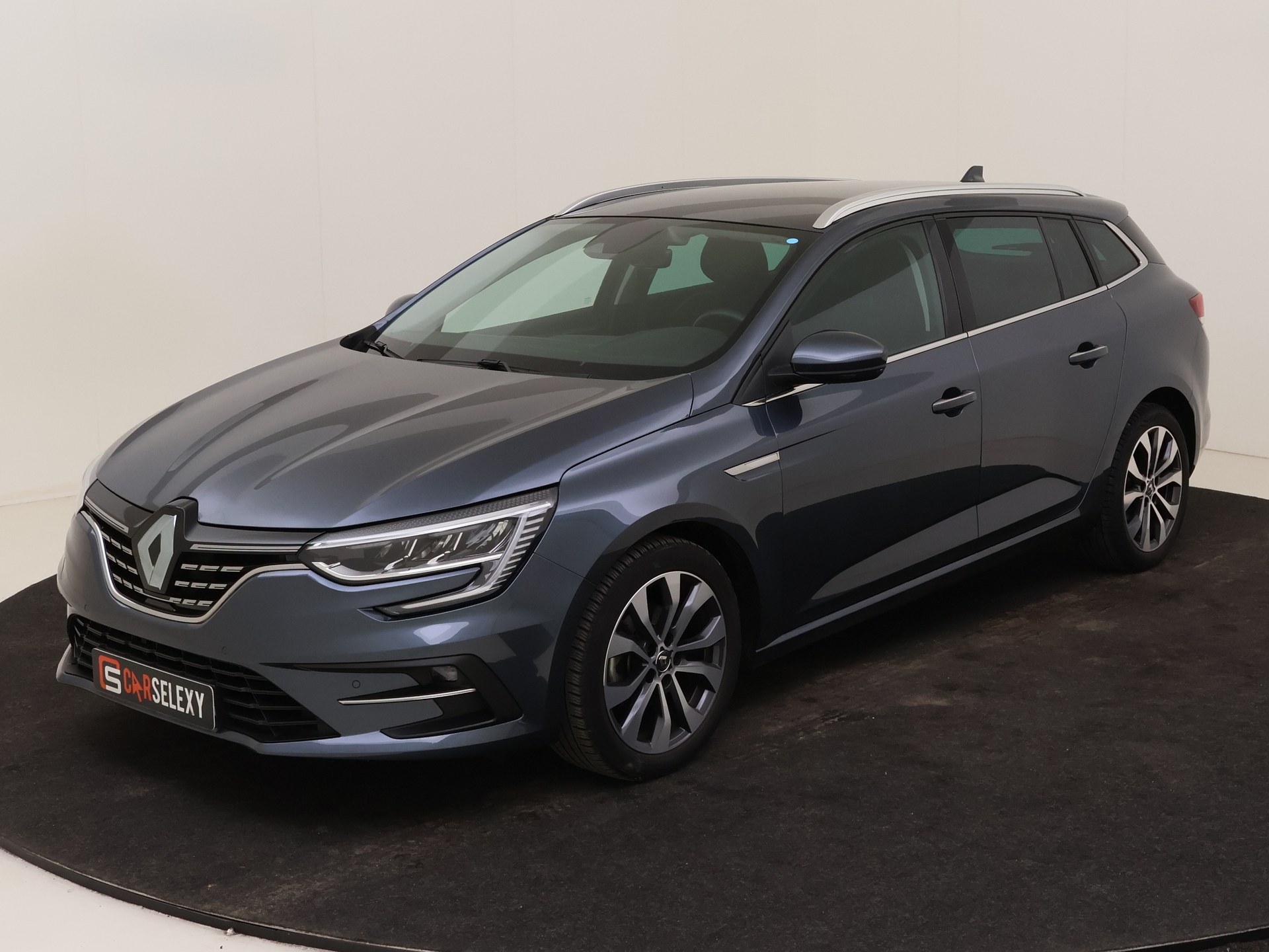 Renault Mégane Estate 1.3 TCe 140PK Techno Automaat Trekhaak van Autobedrijf Roberts Kerketuinen in Den Haag