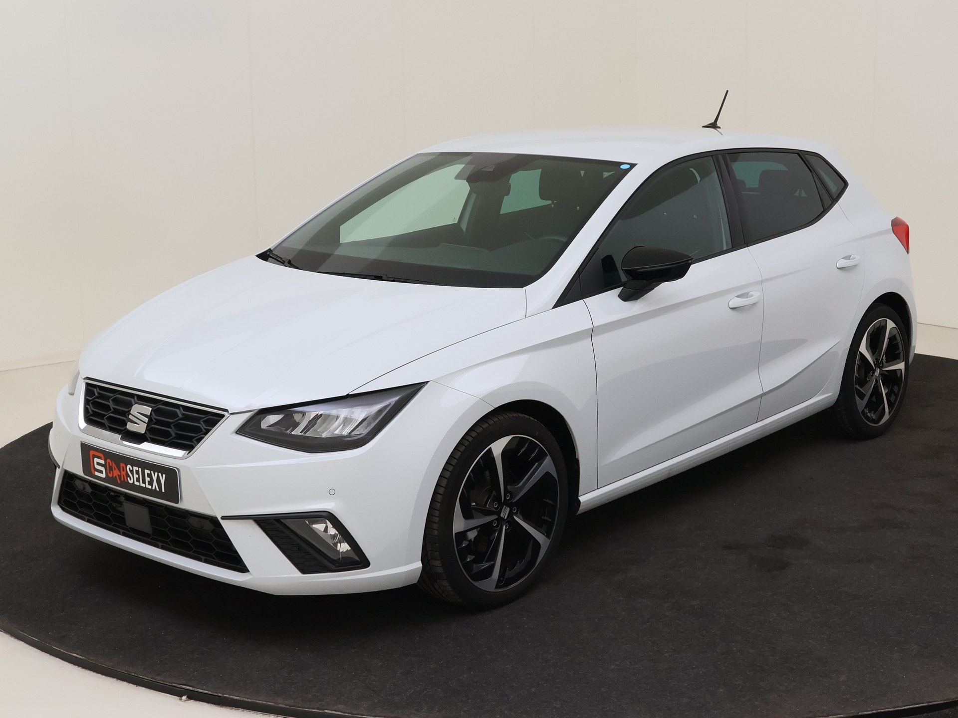 SEAT Ibiza 1.0 Eco 115 PK TSI FR|DSG|Led|18 inch|Camera|Carplay van Peters Auto’s en Campers B.V in Ysselsteyn