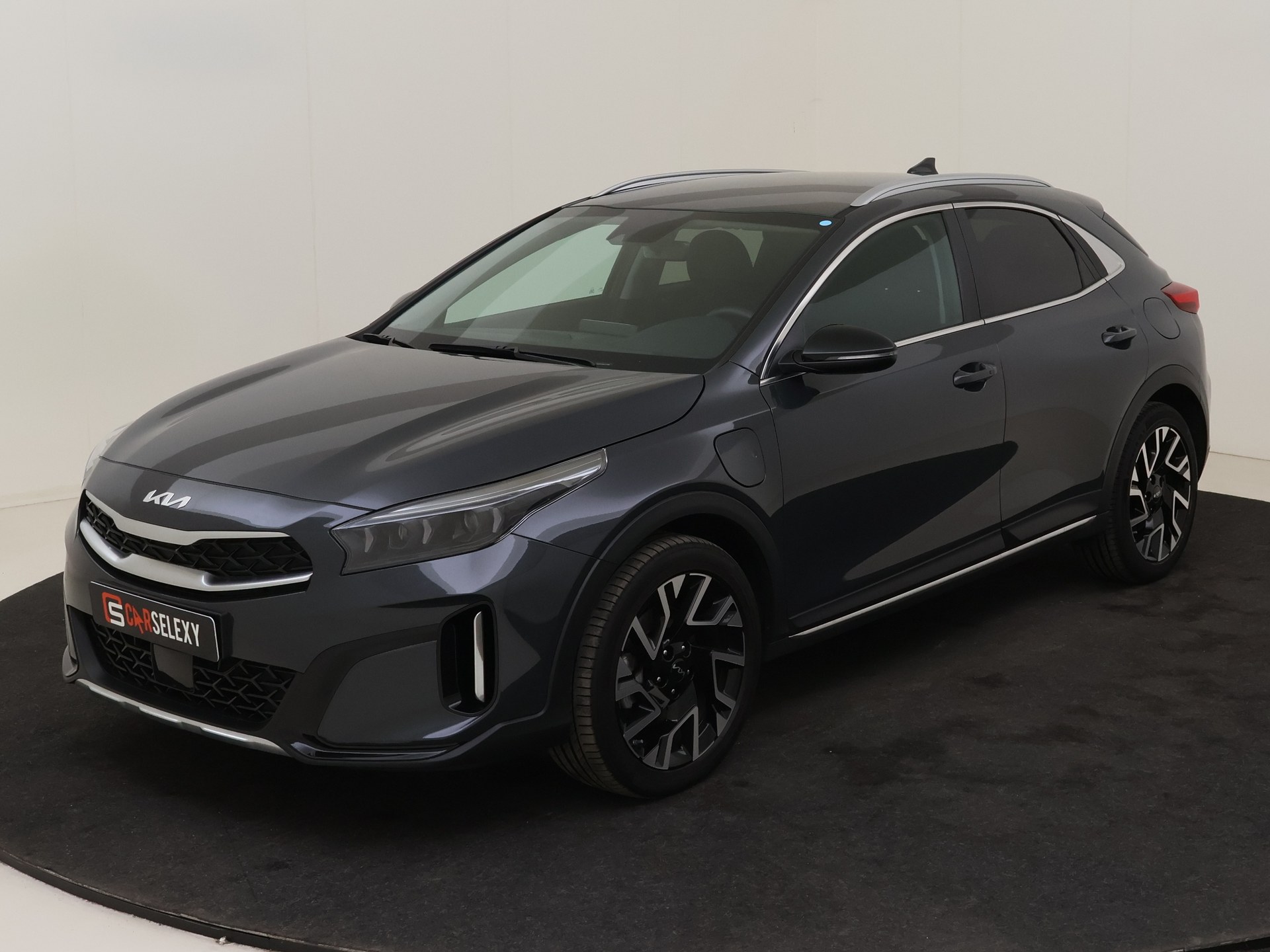 Kia Xceed 1.6 GDi PHEV 141pk DCT6 DynamicLine [Adaptive Cruise + Stuurverwarming] van Automobielbedrijf C Andriessen B.V in Heerhugowaard
