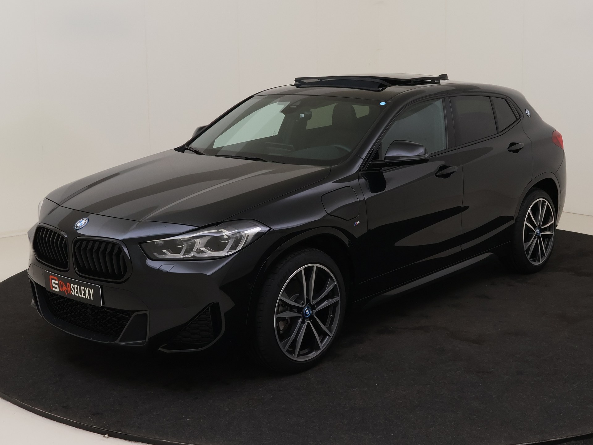 BMW X2 xDrive25e High Executive M-Sport van Autobedrijf H. Kuper in Siddeburen