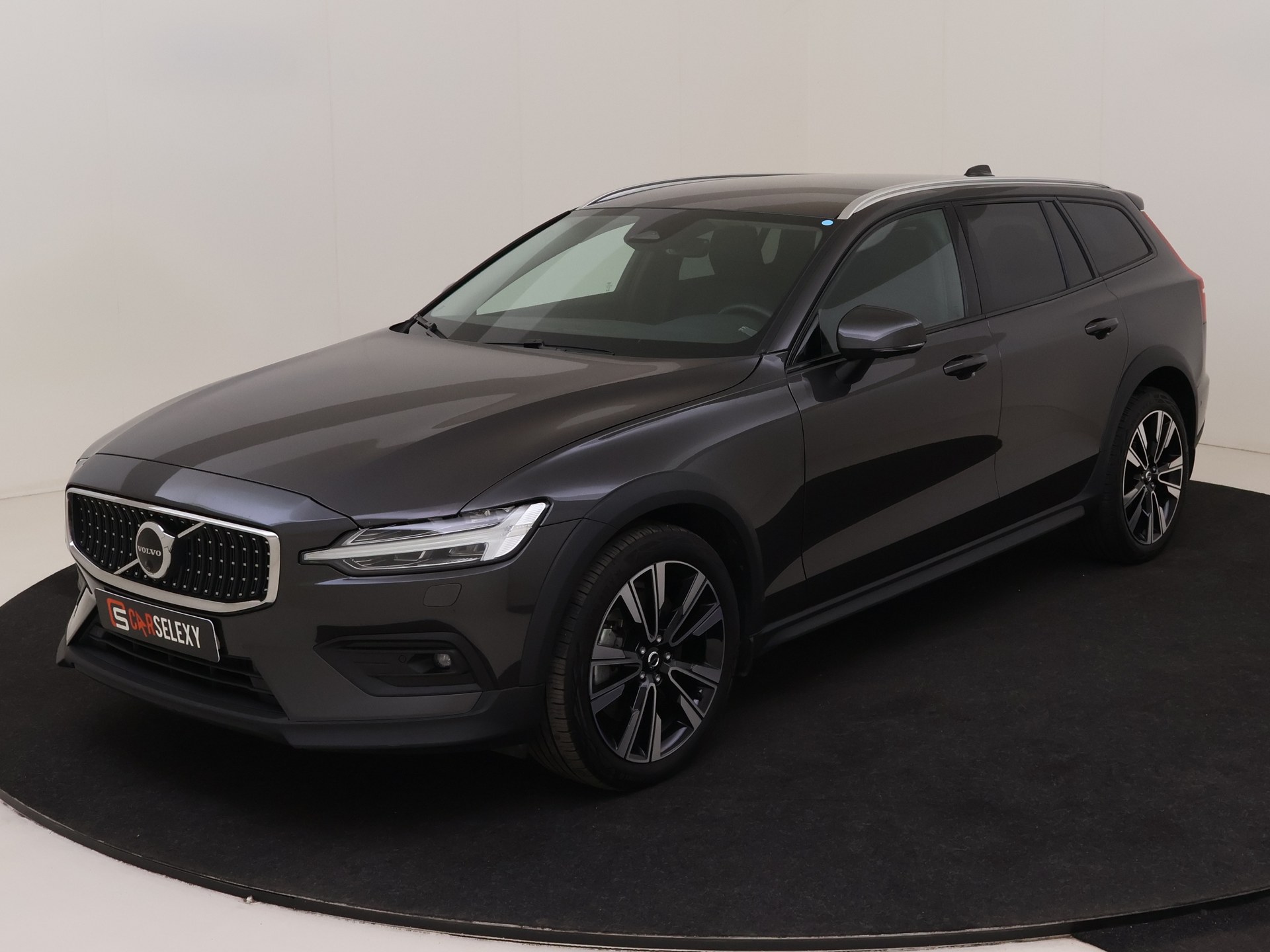 Volvo V60 Cross Country 2.0 B5 AWD Plus Bright van Abswoude Autopromenade in Noordwijk