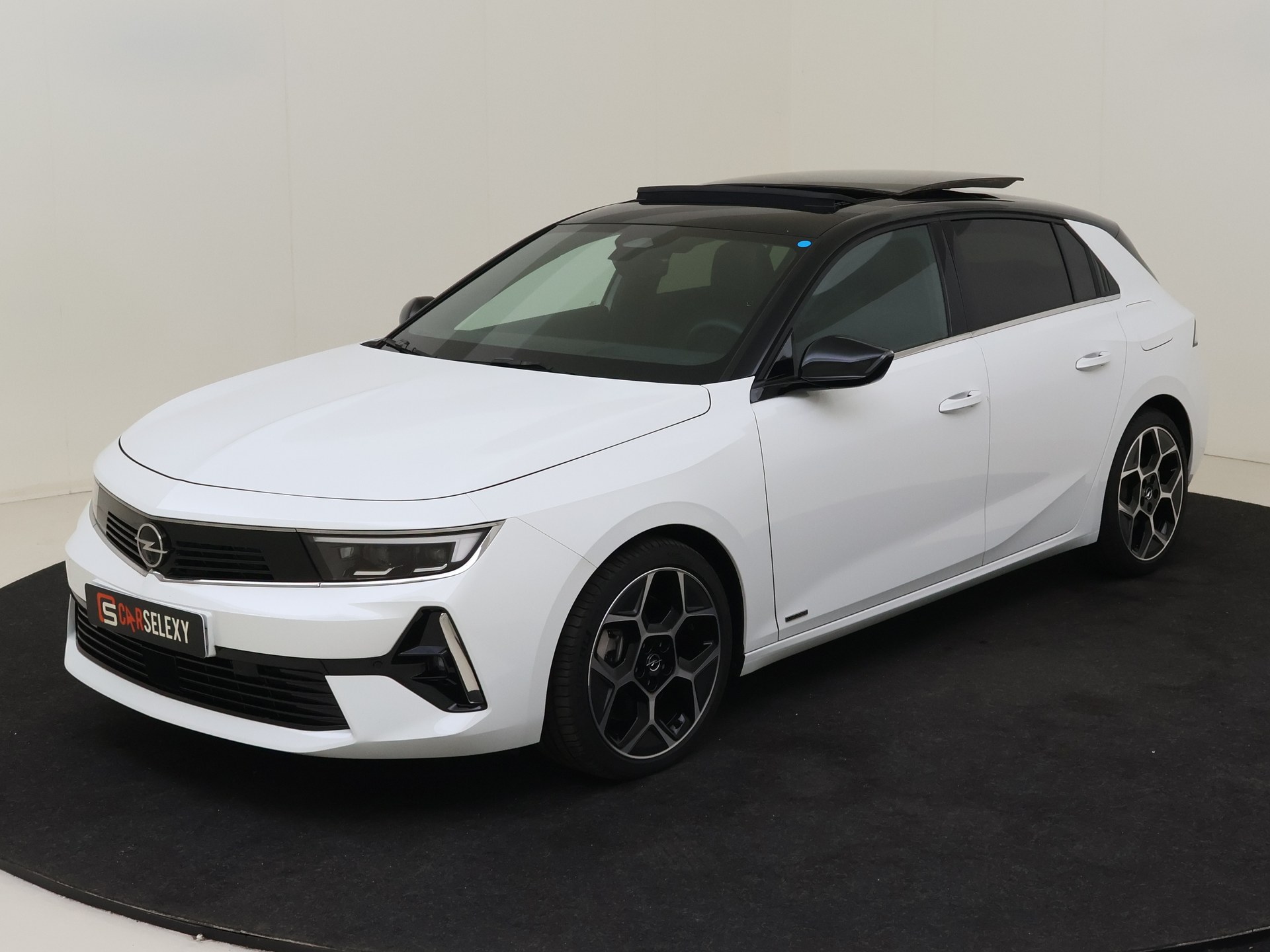 Opel Astra 5-drs 1.6 Turbo Hybride (PHEV) Ultimate (Automaat) van Autobedrijf De Dreu in Enkhuizen