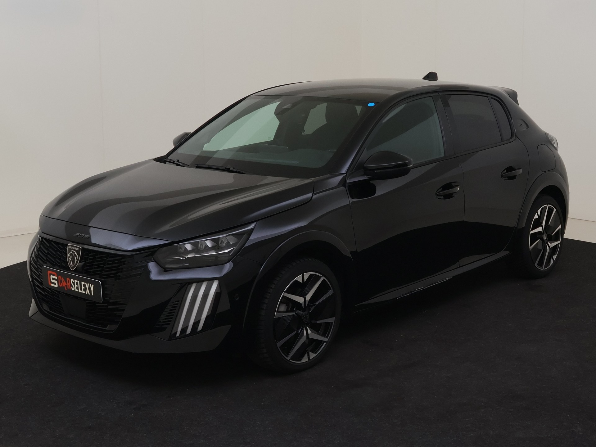 Peugeot 208 1.2 Hybrid 136 e-DCS6 GT van Jan van Dijk in Brielle