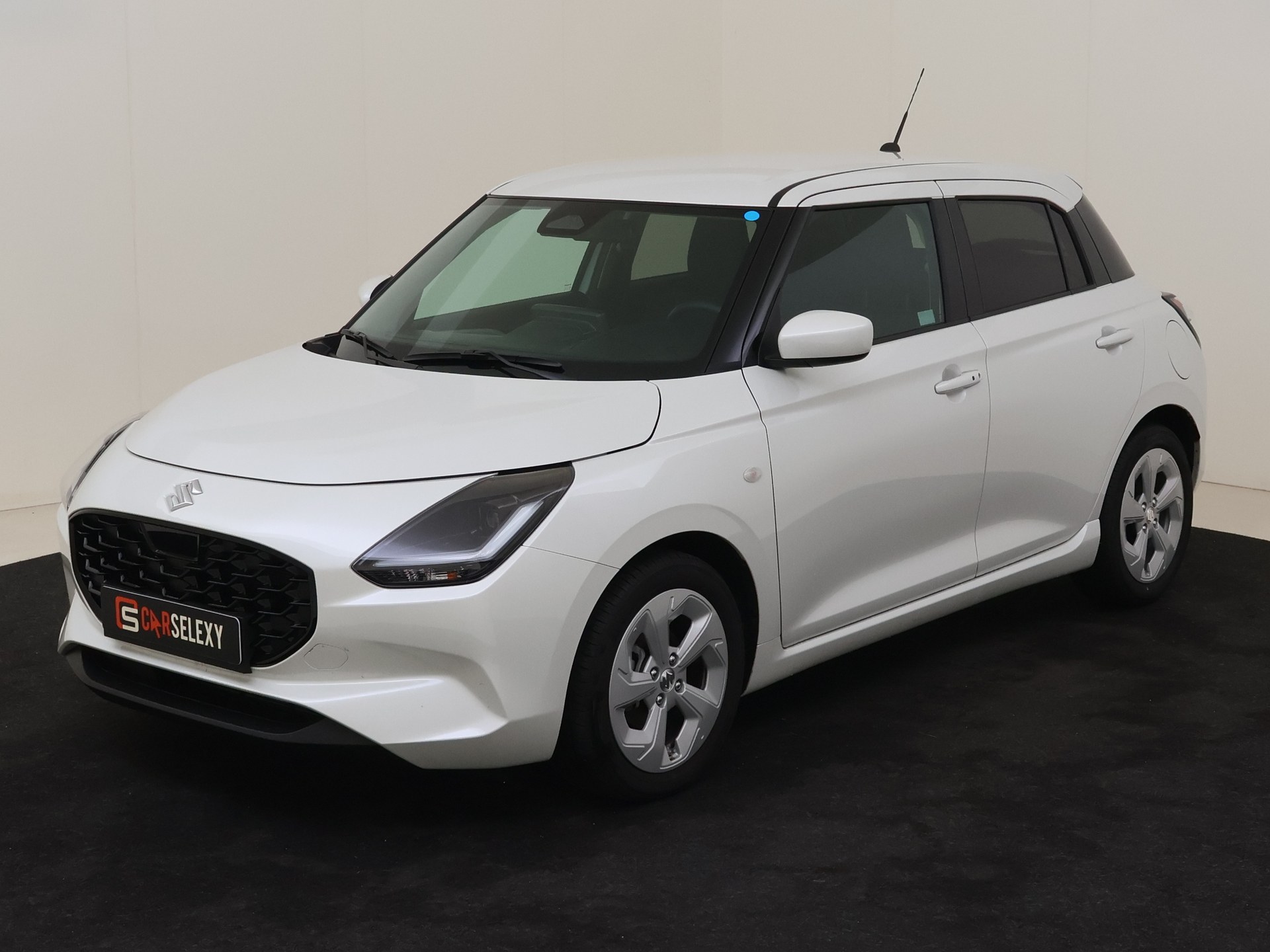 Suzuki Swift 1.2 Style Smart Hybrid Keyless/LED/AppleCarPlay van Autobedrijf Frank Pluym in Nijmegen