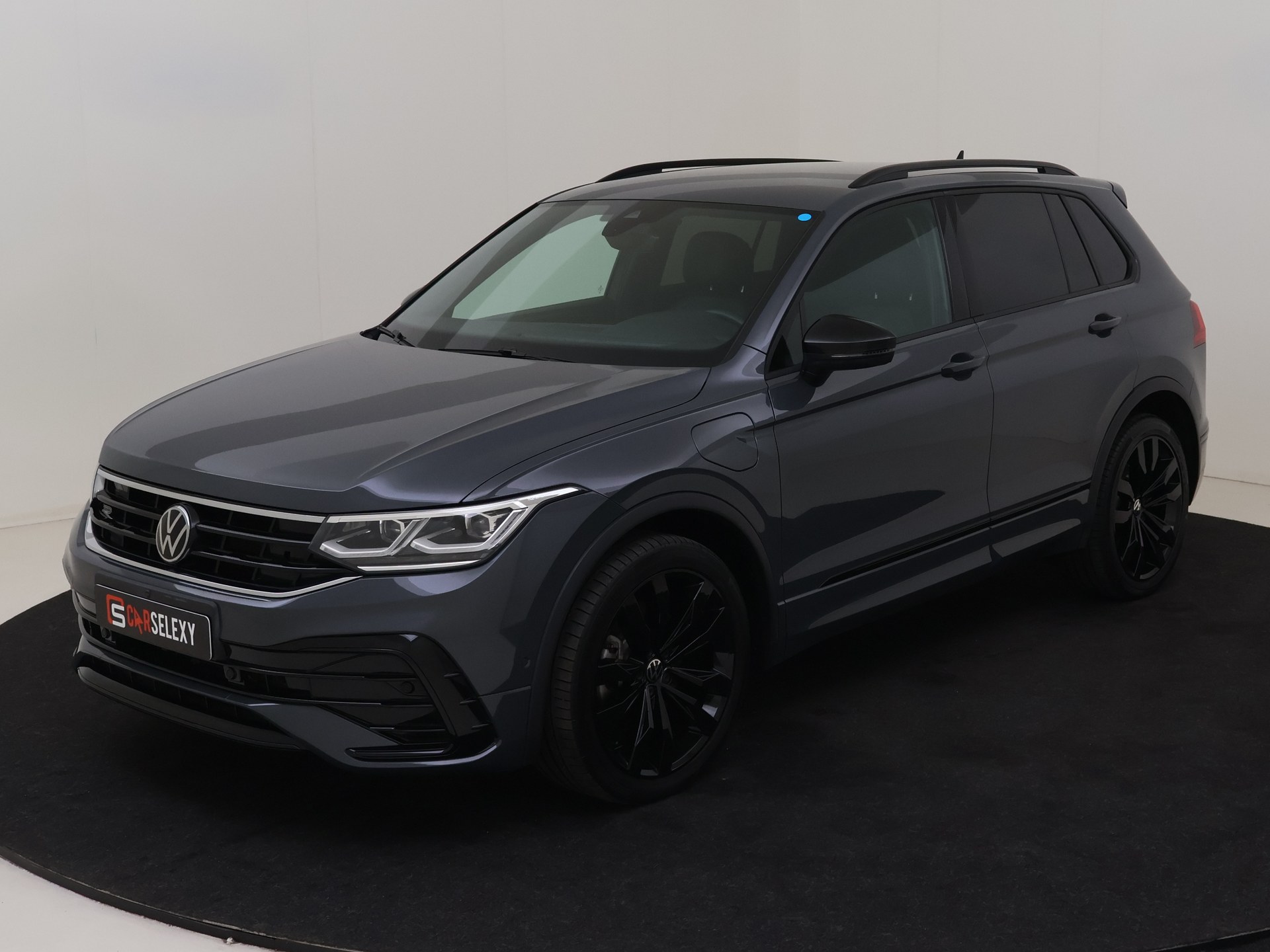 Volkswagen Tiguan 1.4 TSI eHybrid R-Line Bns (Automaat) van Liewes Roden B.V in Roden