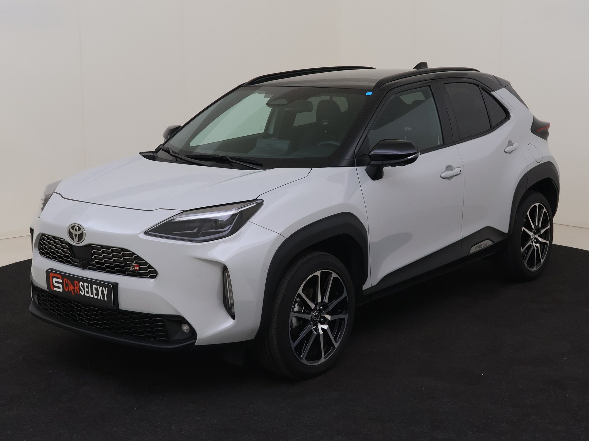 Toyota Yaris Cross 1.5 Hybrid 130pk GR Sport van Wijnand's Auto Service  in Bunschoten