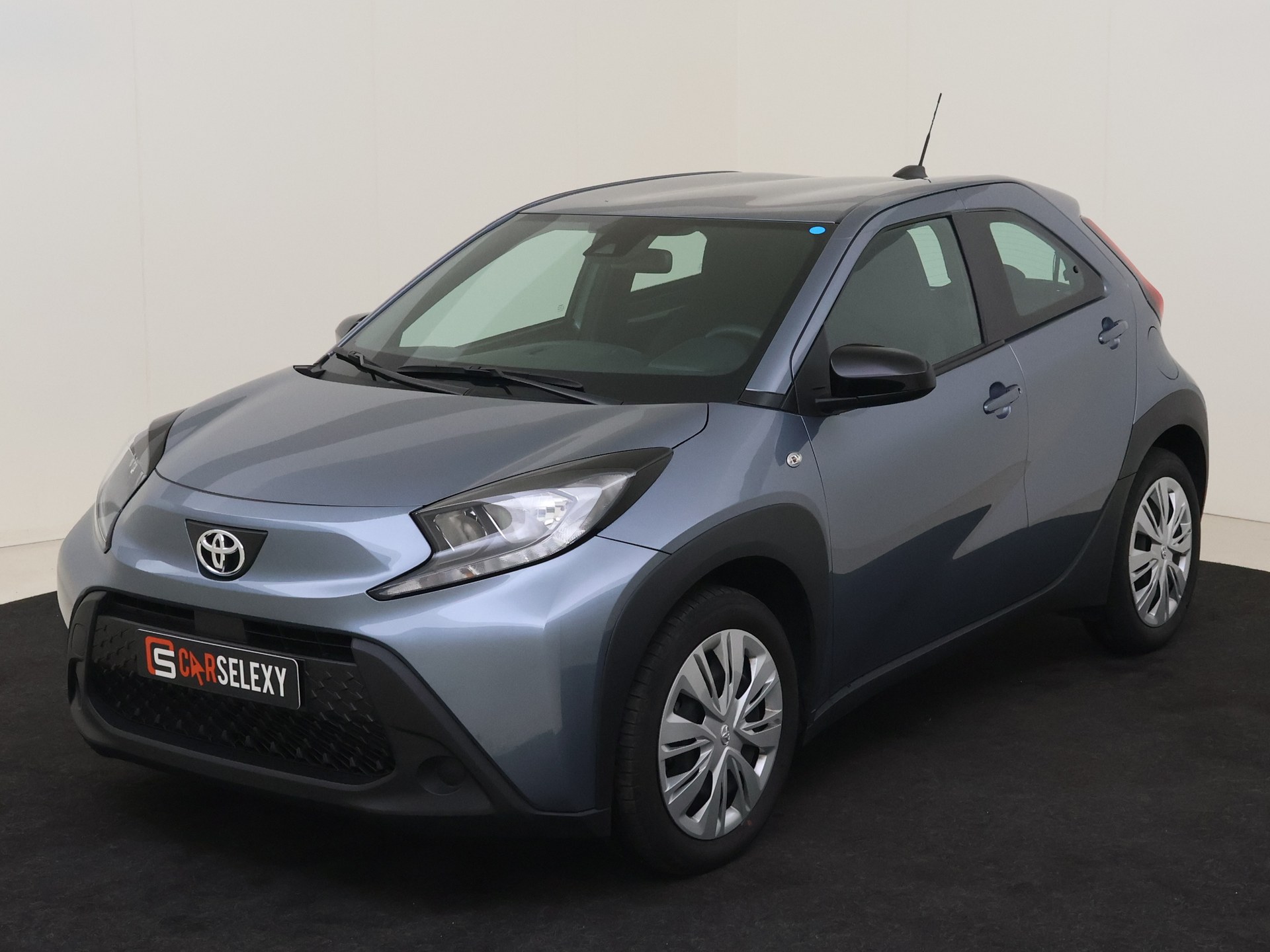 Toyota Aygo X 1.0 VVT-i S-CVT Play|Carplay|Camera|Automaat van Autobedrijf De Dreu in Enkhuizen