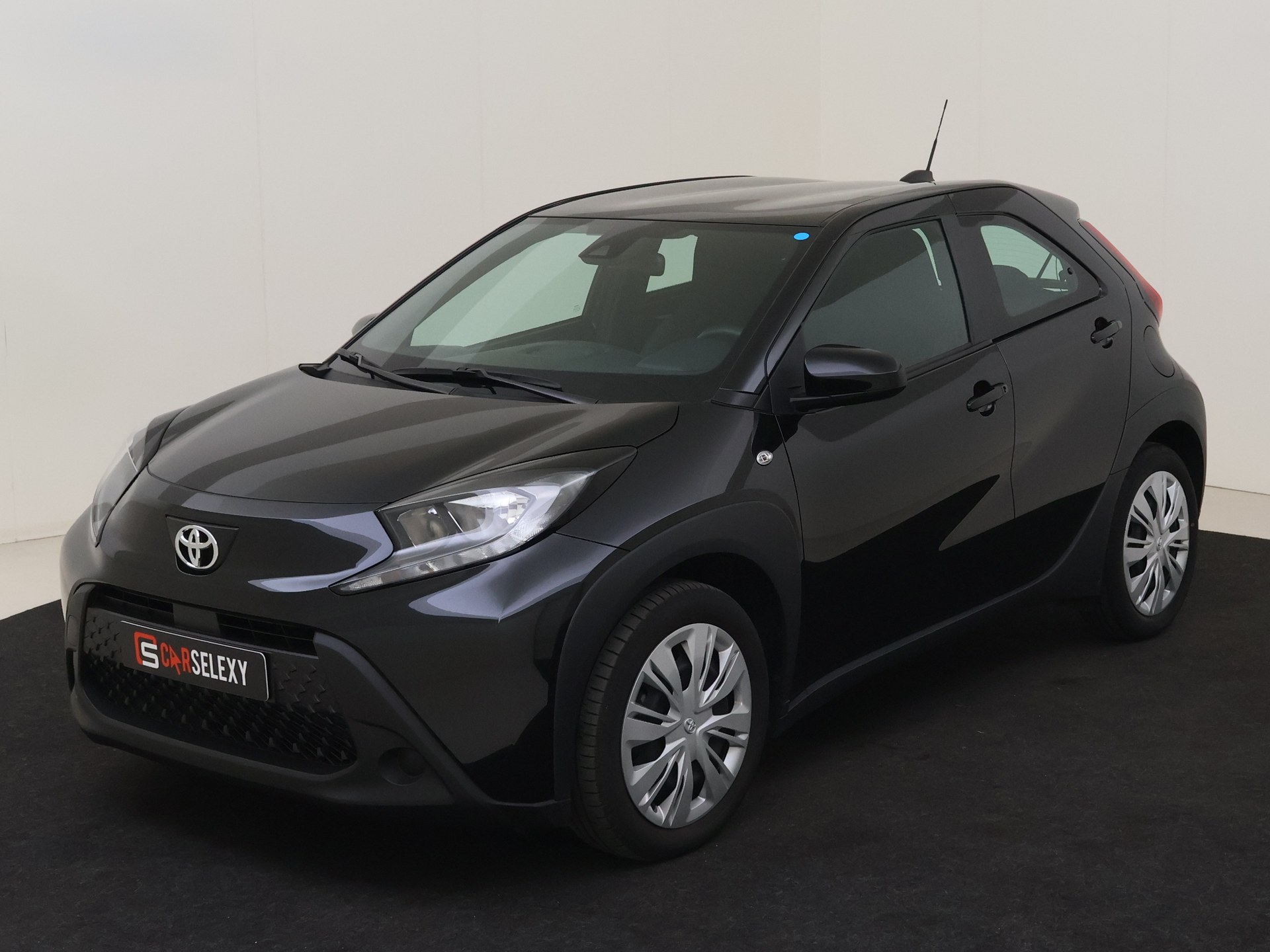 Toyota Aygo X 1.0 VVT-i S-CVT Play van Jan van Dijk in Brielle