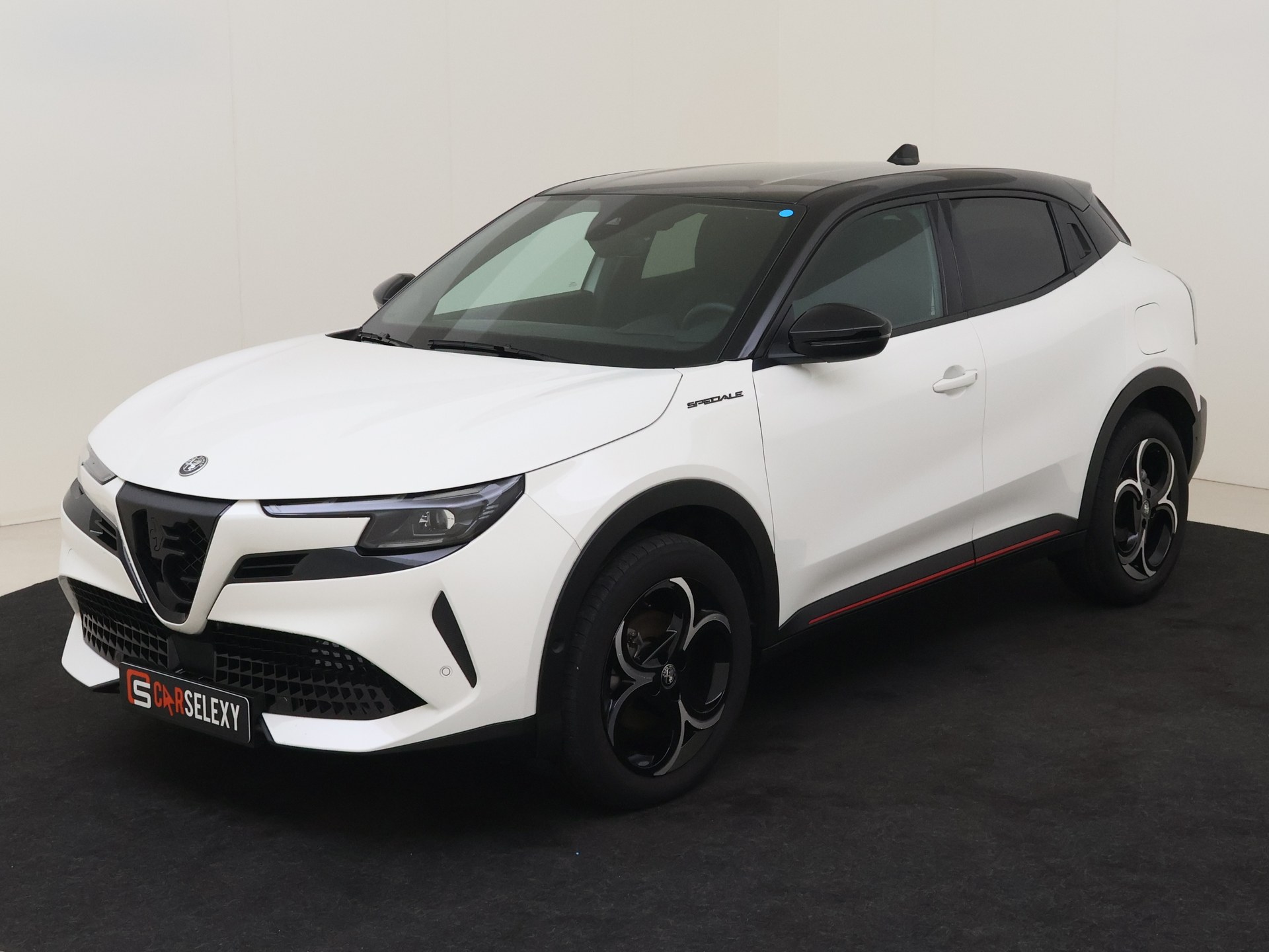 Alfa Romeo Junior 1.2 T Hybrid Ibrida Speciale van Abswoude Autopromenade in Noordwijk