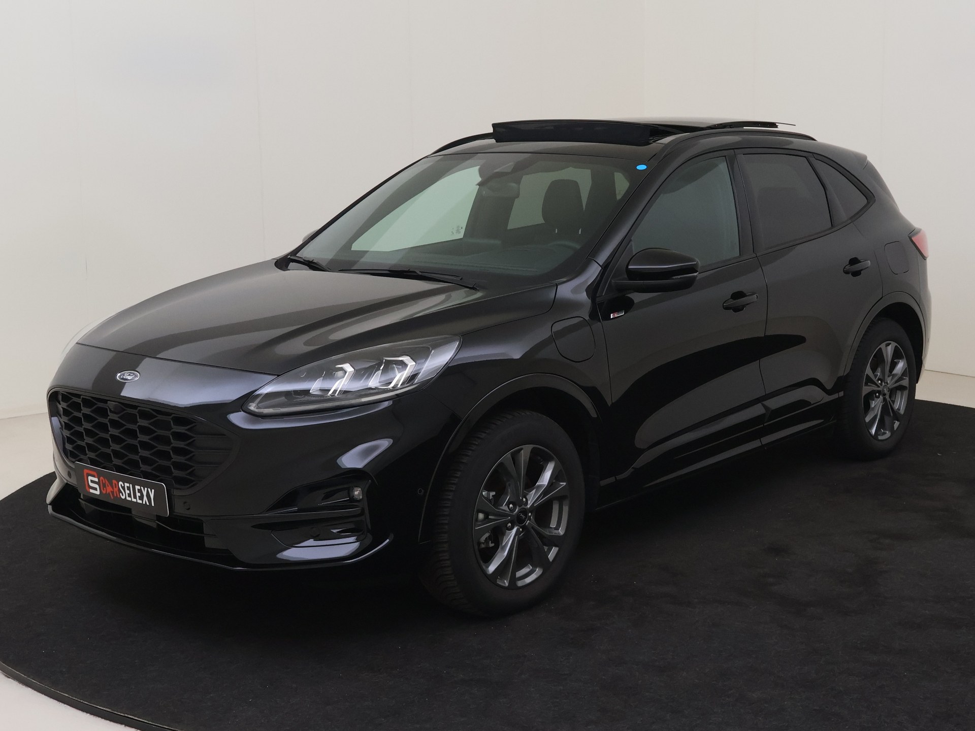 Ford Kuga 2.5 PHEV ST-Line X van Jan van Dijk in Brielle