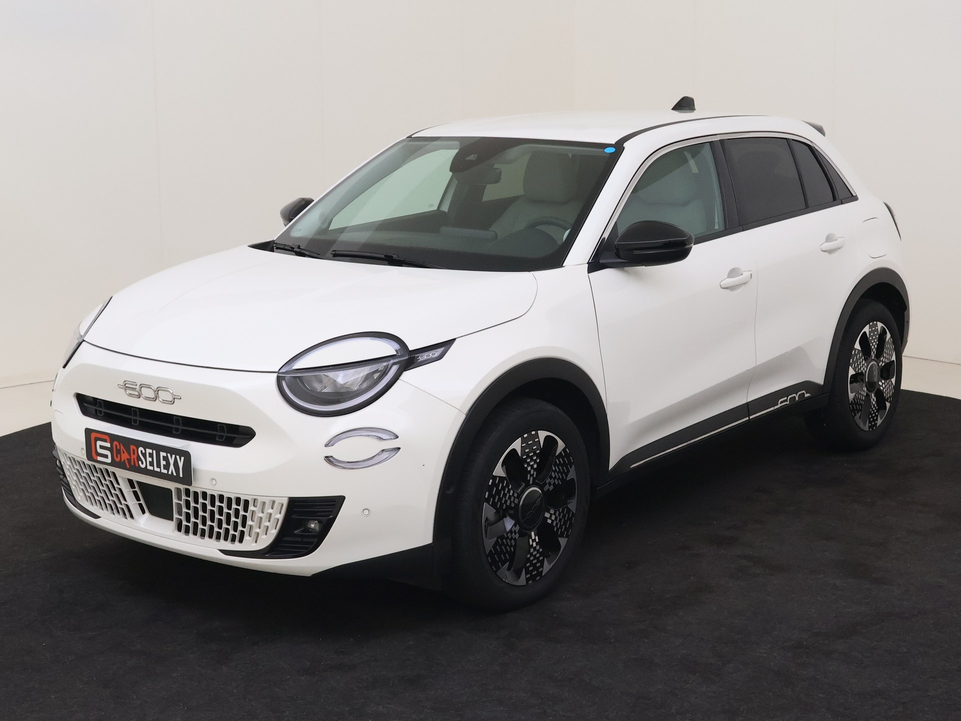 Fiat 600 Hybrid La Prima Automaat LEDER van Autobedrijf De Dreu in Enkhuizen