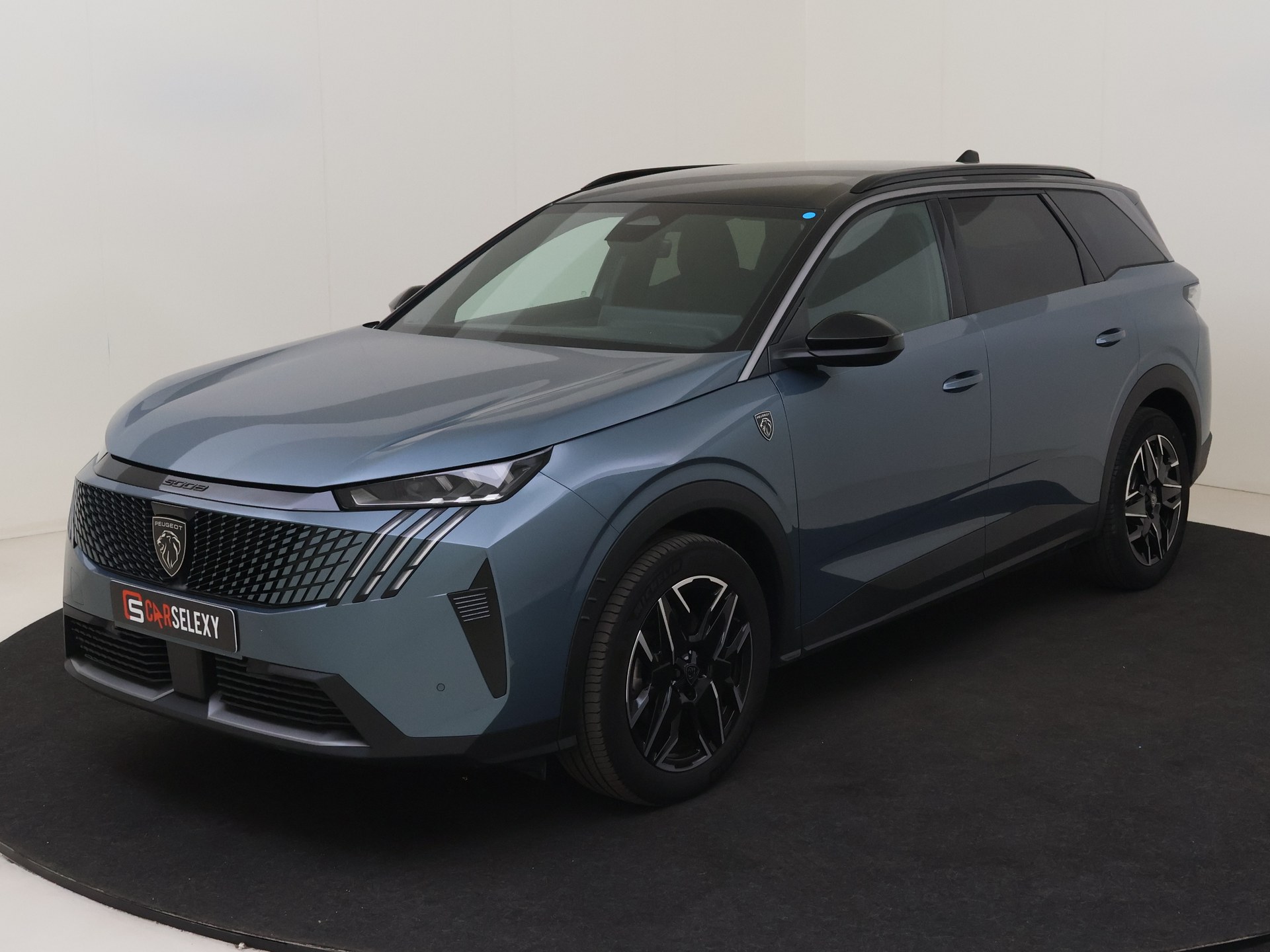Peugeot 5008 1.2 Hybrid 136 GT 7p LED/CarPlay van Autobedrijf Roberts Kerketuinen in Den Haag