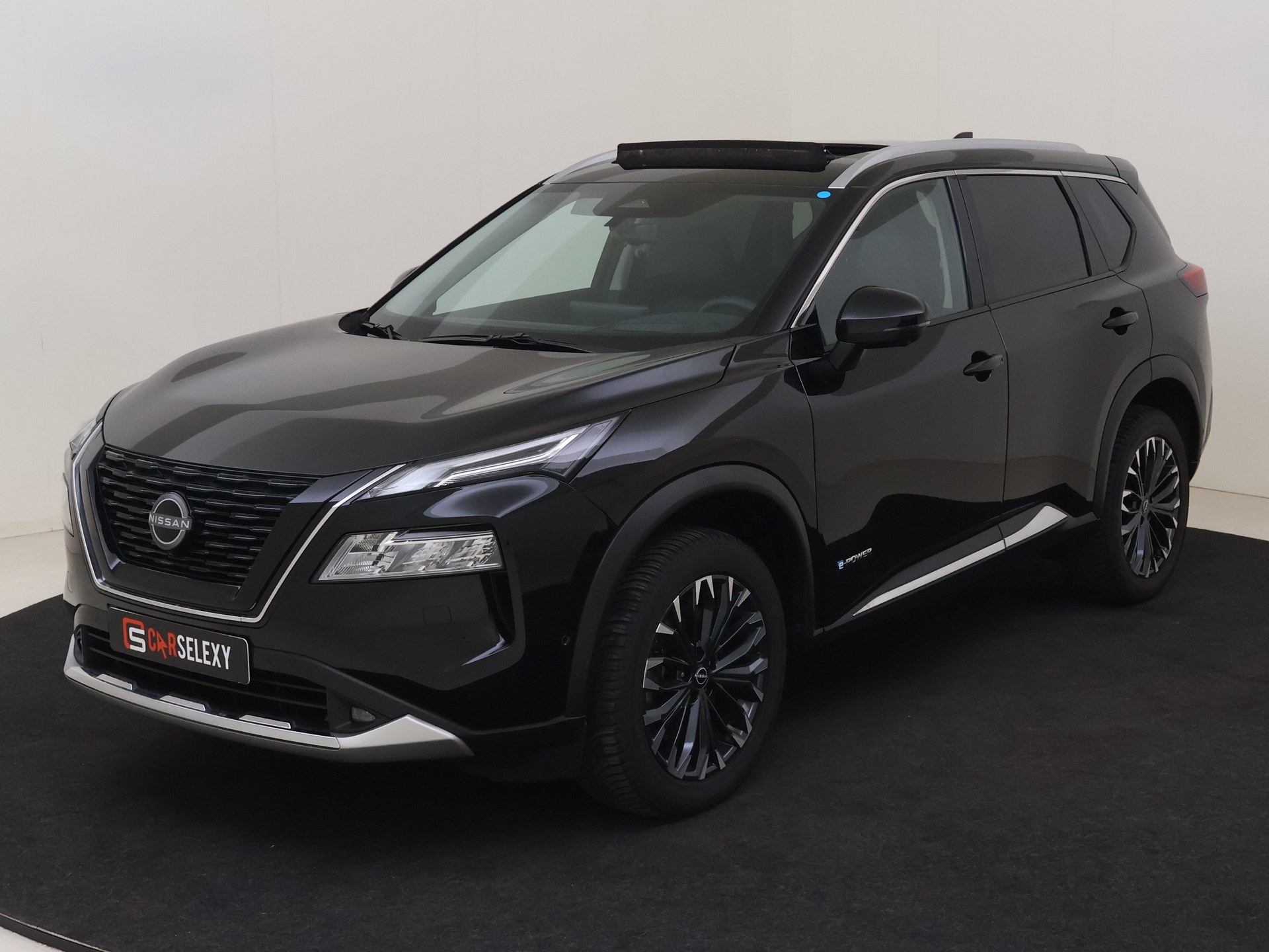 Nissan X-Trail 1.5 e-4orce Tekna Plus 4WD automaat van Autobedrijf Van Roon  in Krimpen aan den IJssel