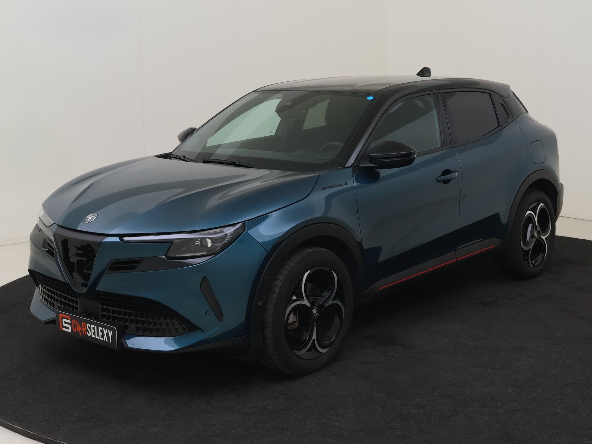 Alfa Romeo Junior 1.2 T Hybrid Ibrida Speciale van Jan van Dijk in Brielle