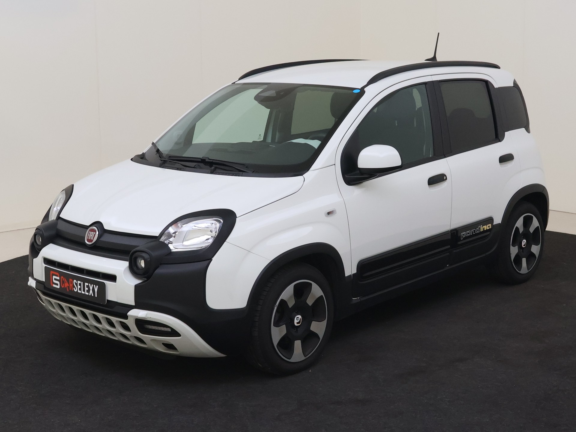 Fiat Pandina 1.0 Hybrid 70PK Cross van Landelijke Voorraad in 
