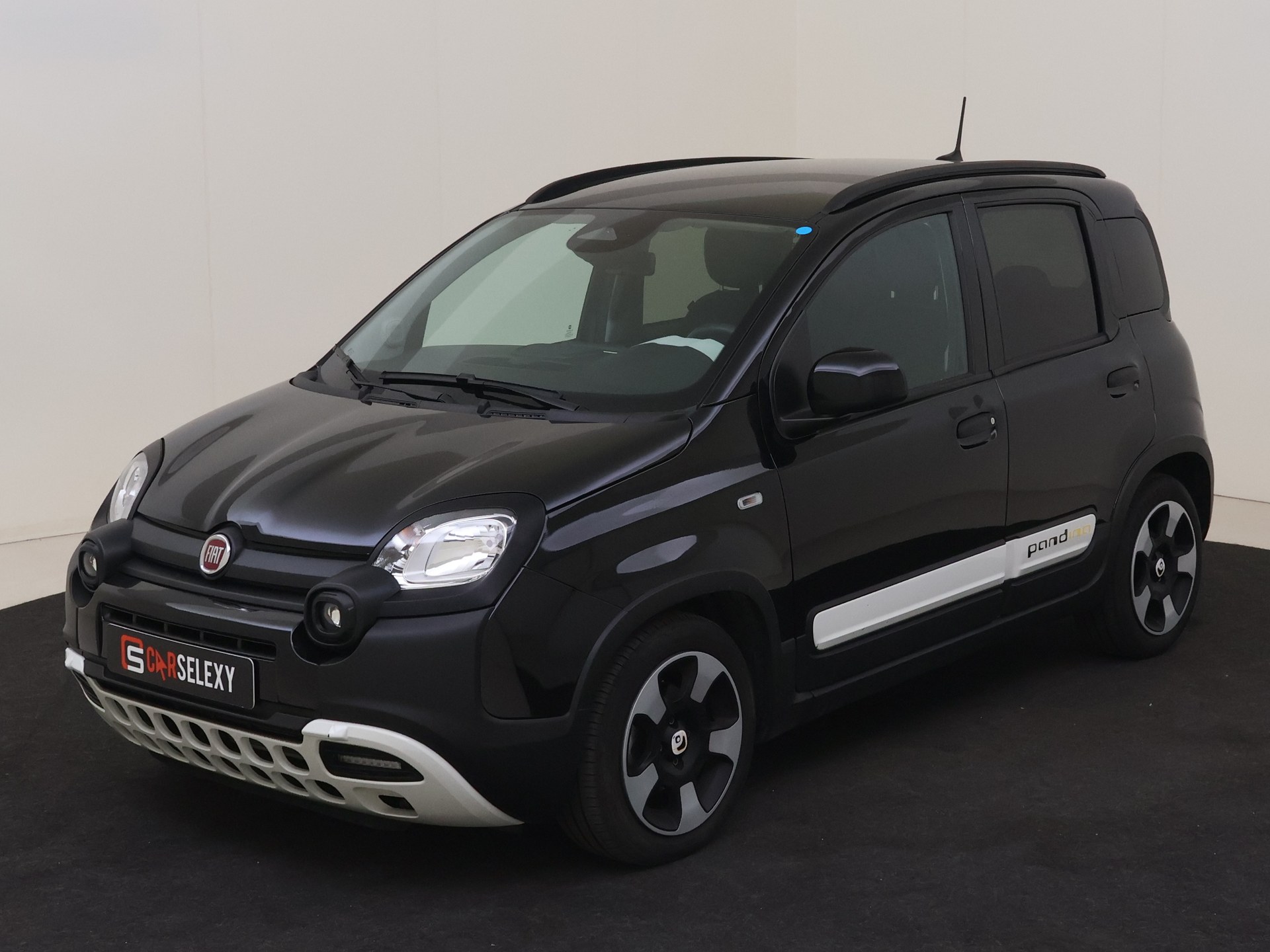 Fiat Panda 1.0 Hybrid Cross van Liewes Roden B.V in Roden
