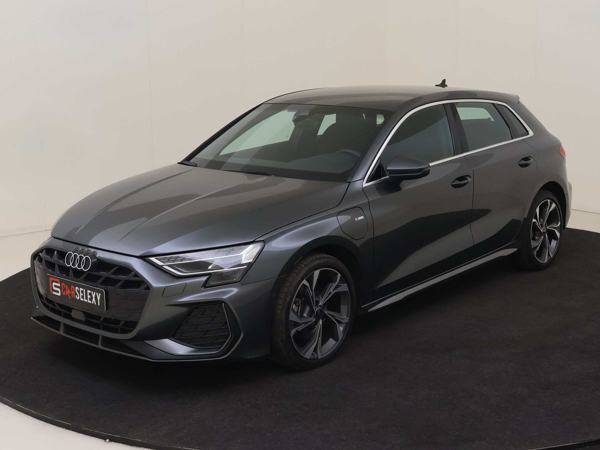 Audi A3 Sportback 40 TFSI e S edition PHEV (S-Line) van Liewes Roden B.V in Roden