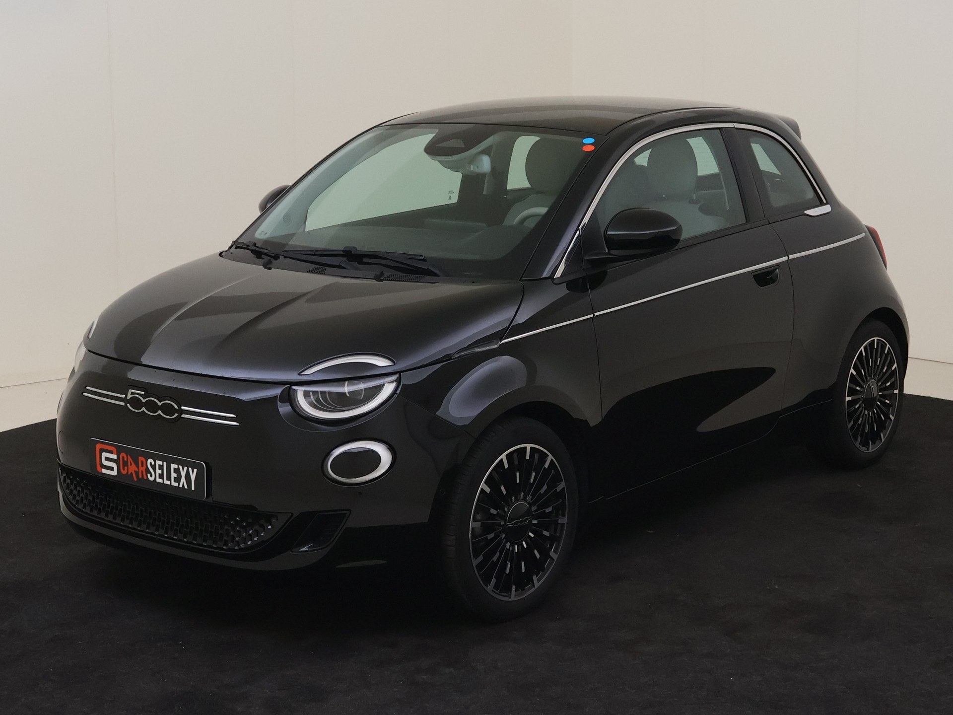 Fiat 500E La Prima 42 kWh van Gebrs. Haaker B.V. in Badhoevedorp